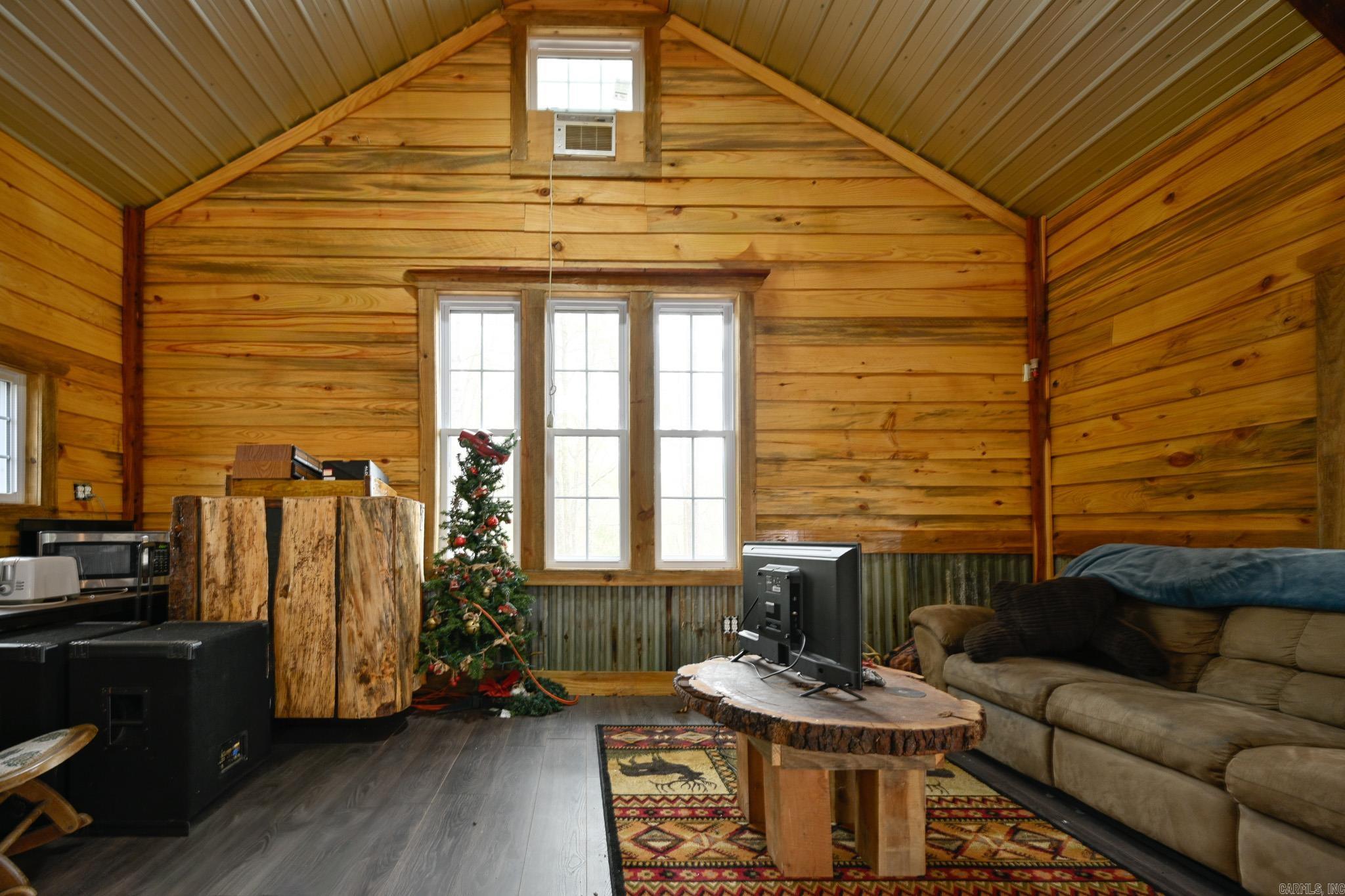 665 Highway 246  Umpire, AR