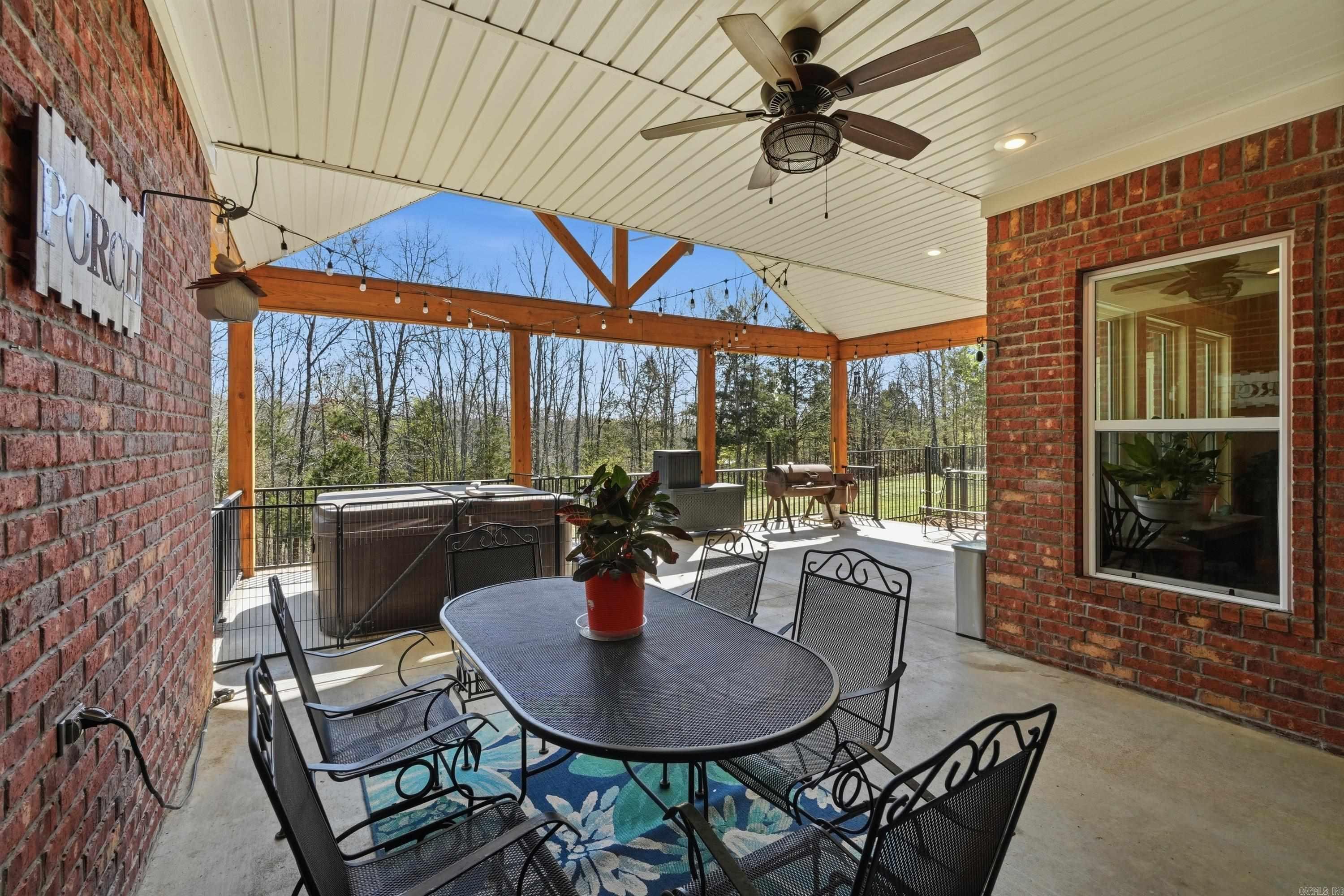 15 S Springhill Lane  Greenbrier, AR