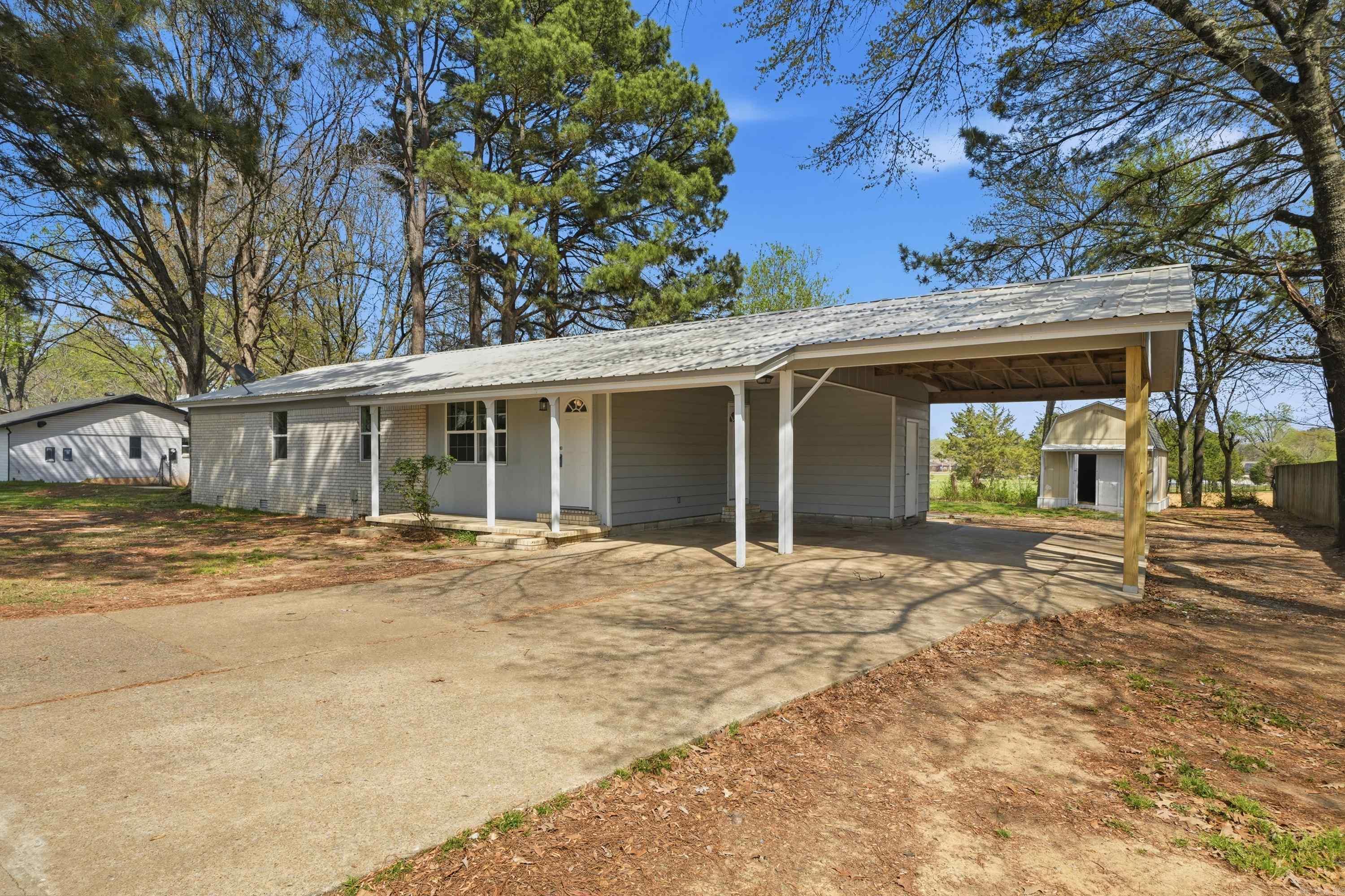 1410 Magee  Searcy, AR