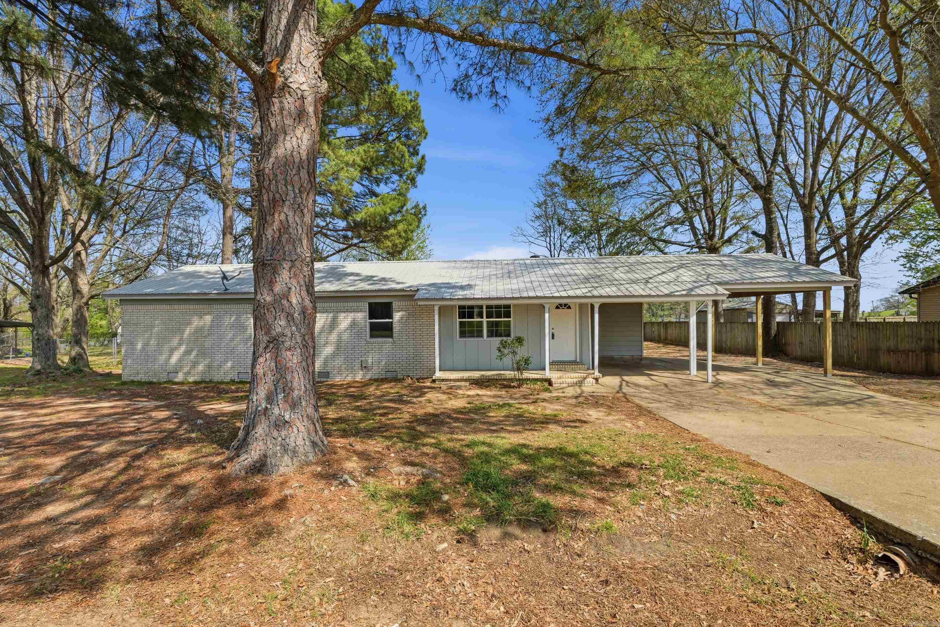 1410 Magee  Searcy, AR