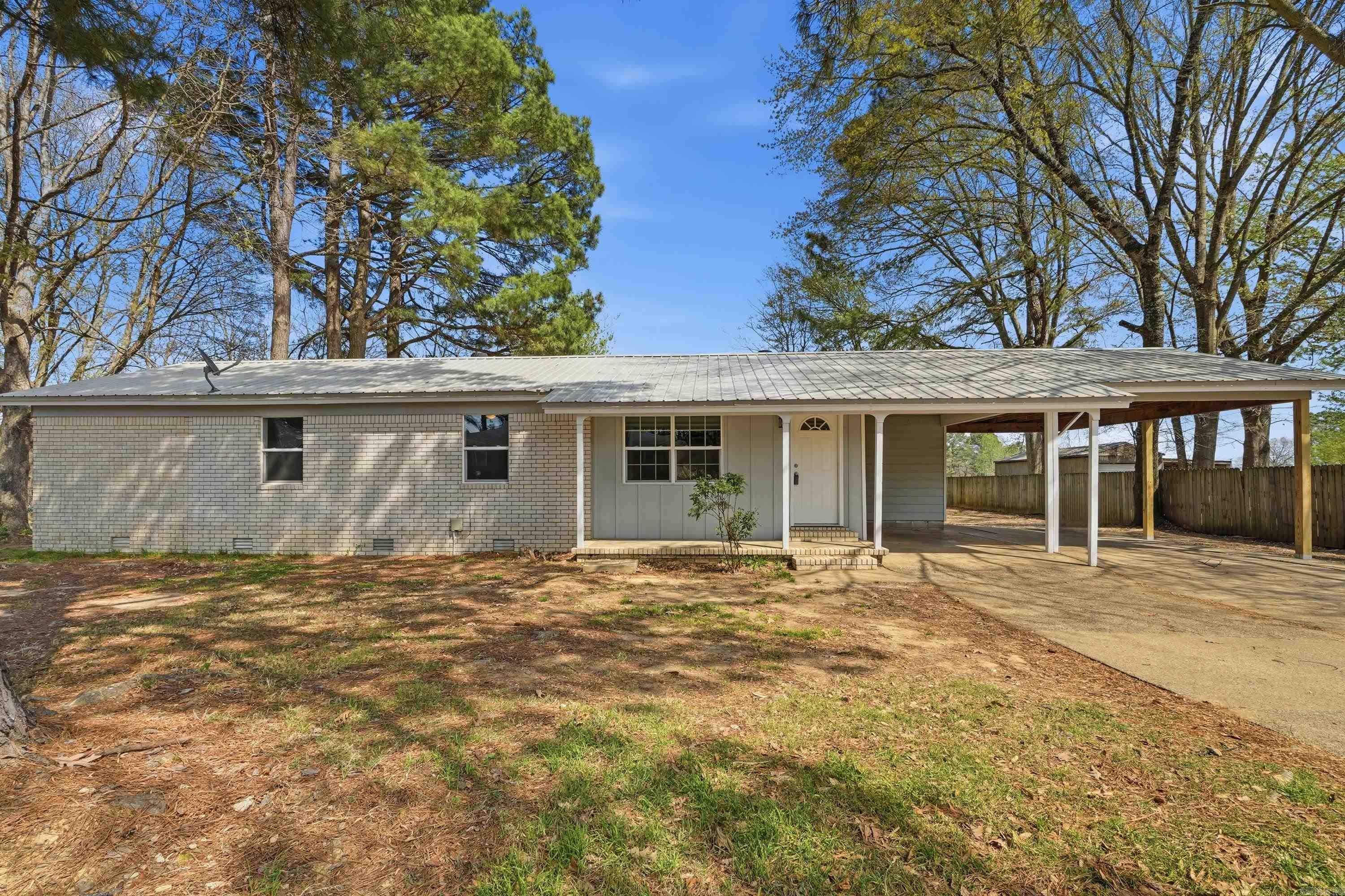 1410 Magee  Searcy, AR