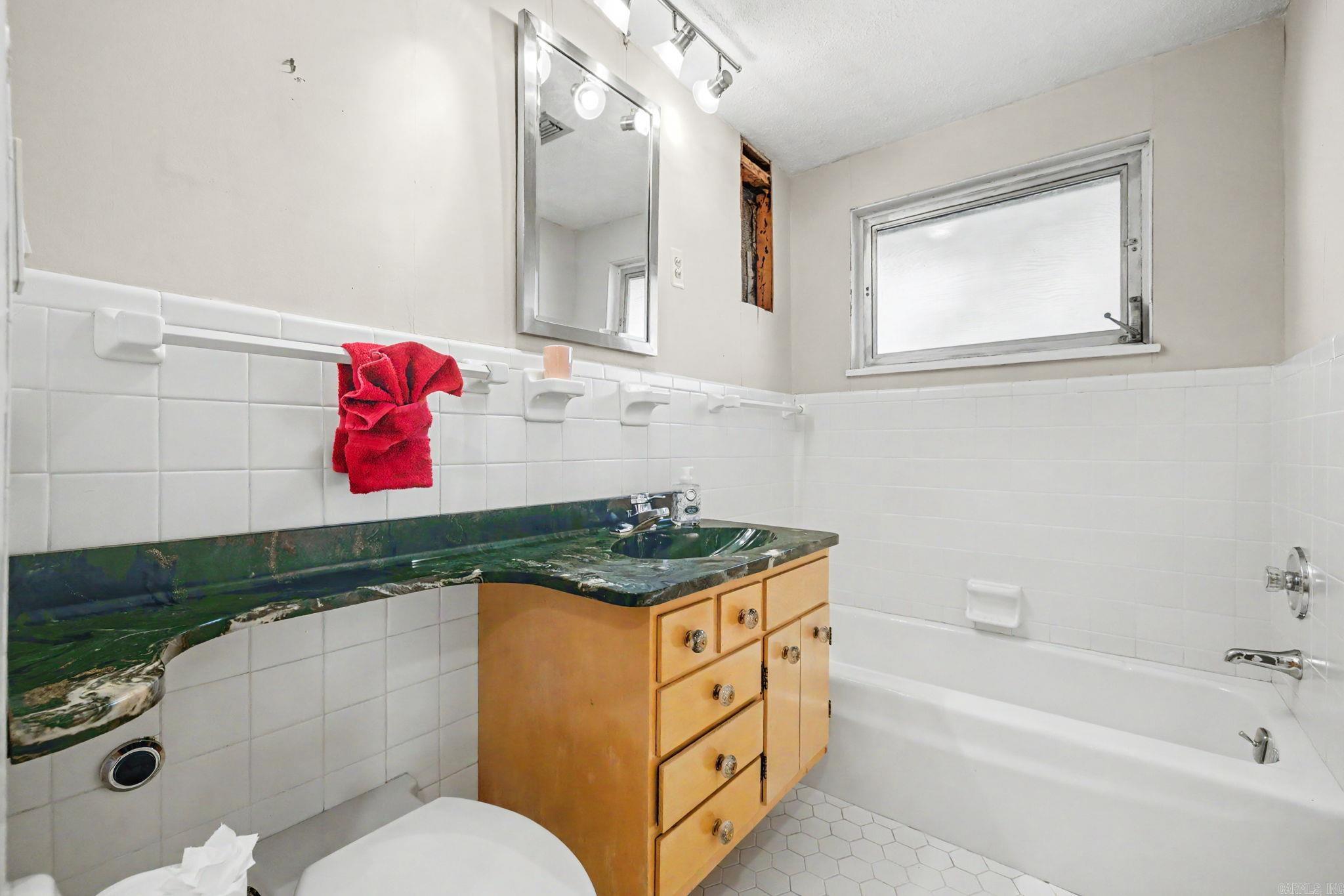 3325 Lakeview Rd  North Little Rock, AR