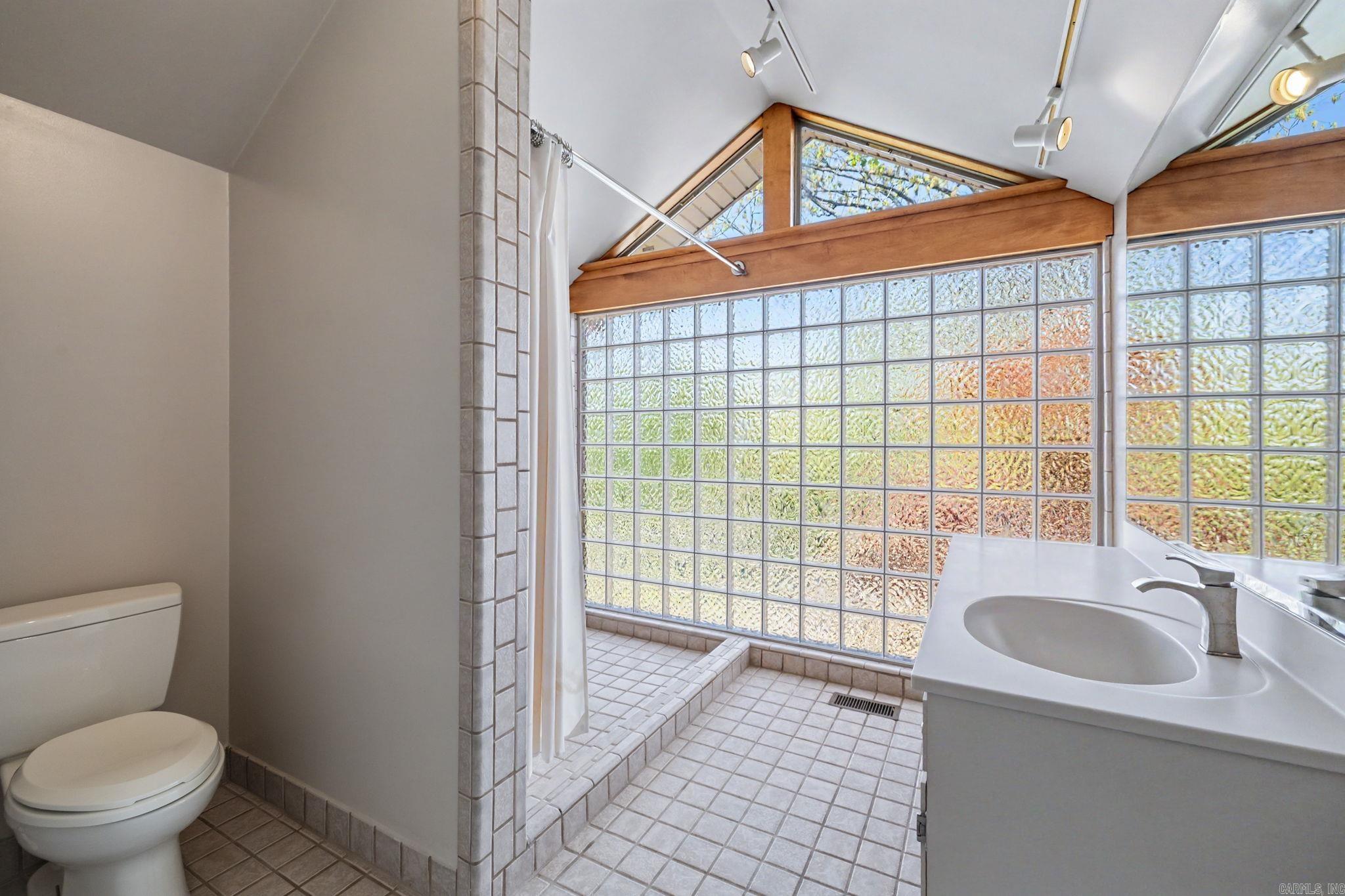 3325 Lakeview Rd  North Little Rock, AR