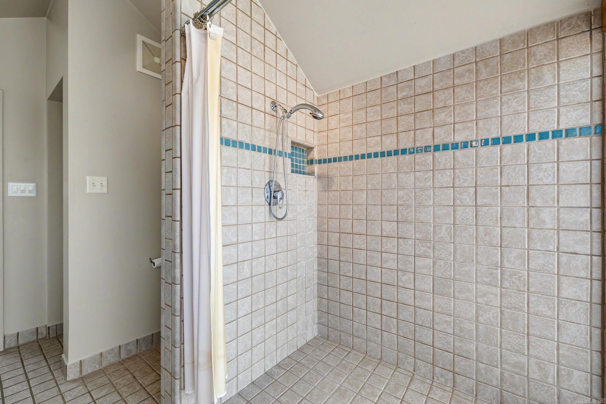 3325 Lakeview Rd  North Little Rock, AR