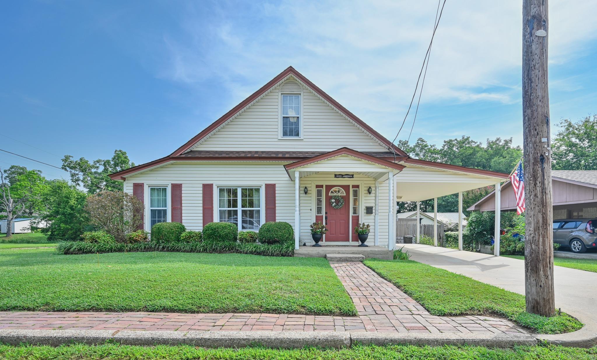 1010 Janssen  Mena, AR