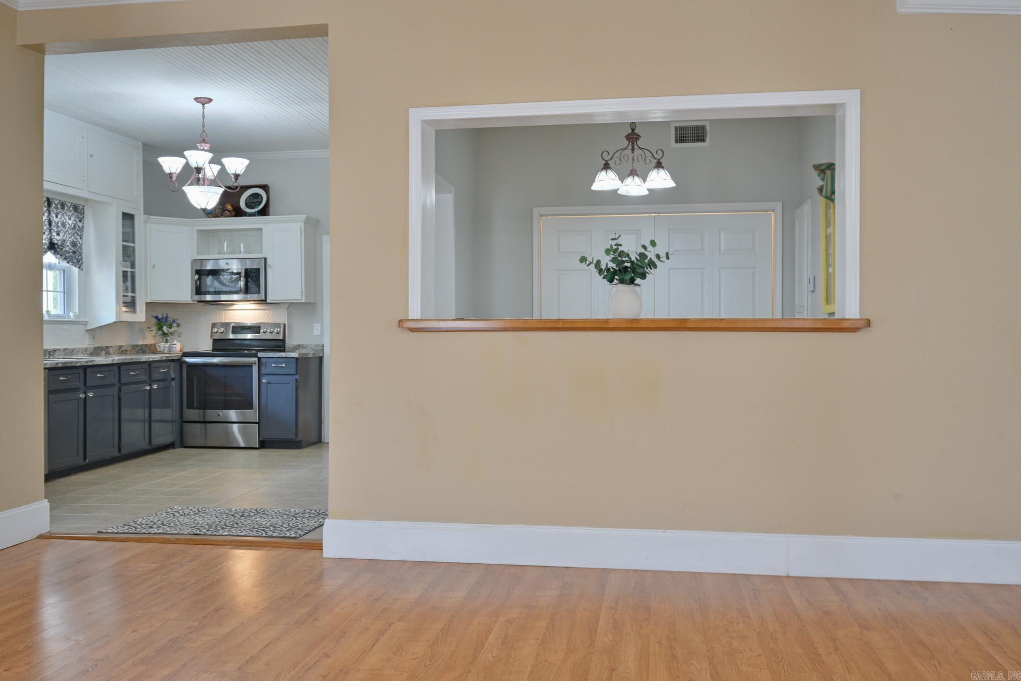 1010 Janssen  Mena, AR