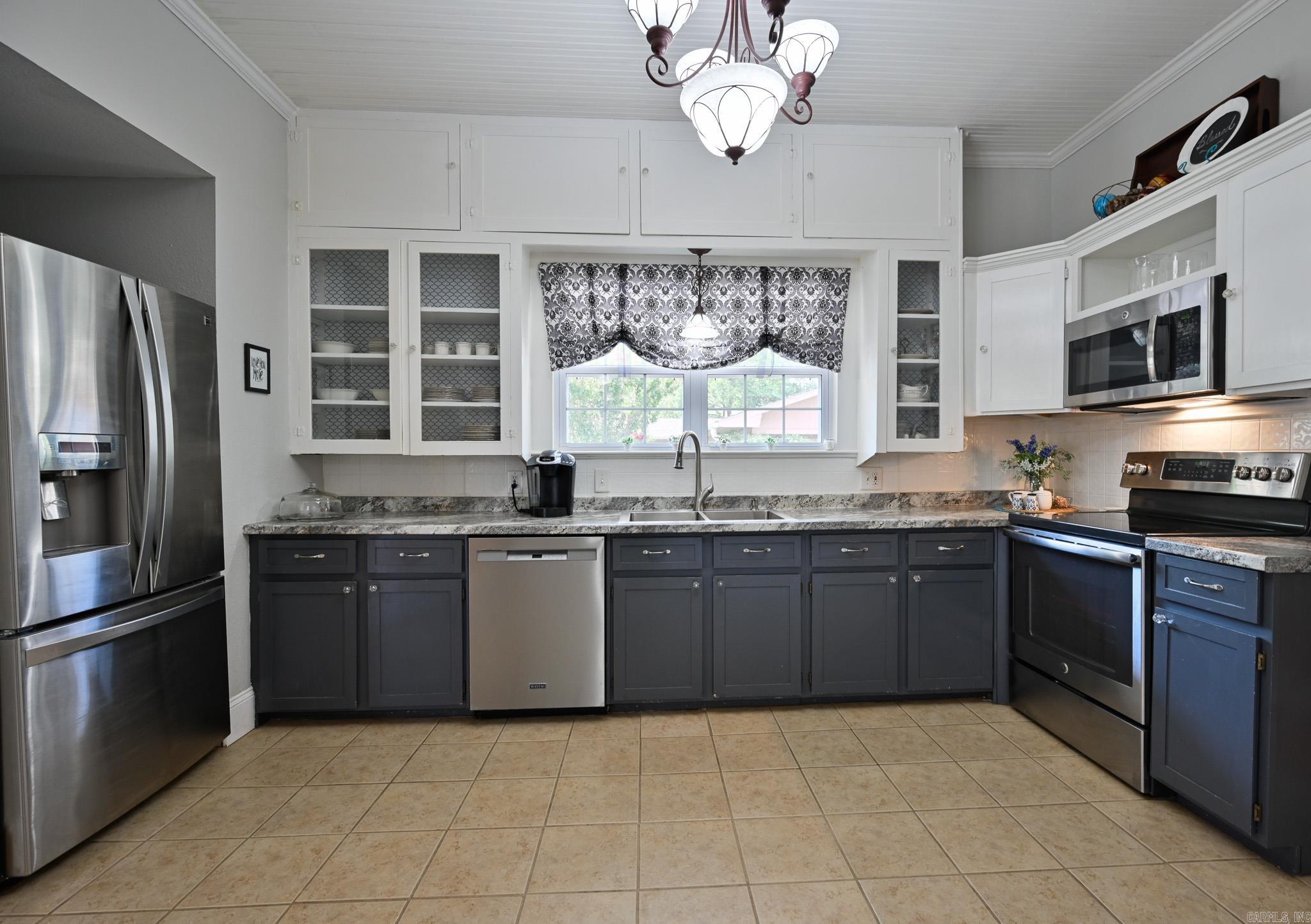 1010 Janssen  Mena, AR