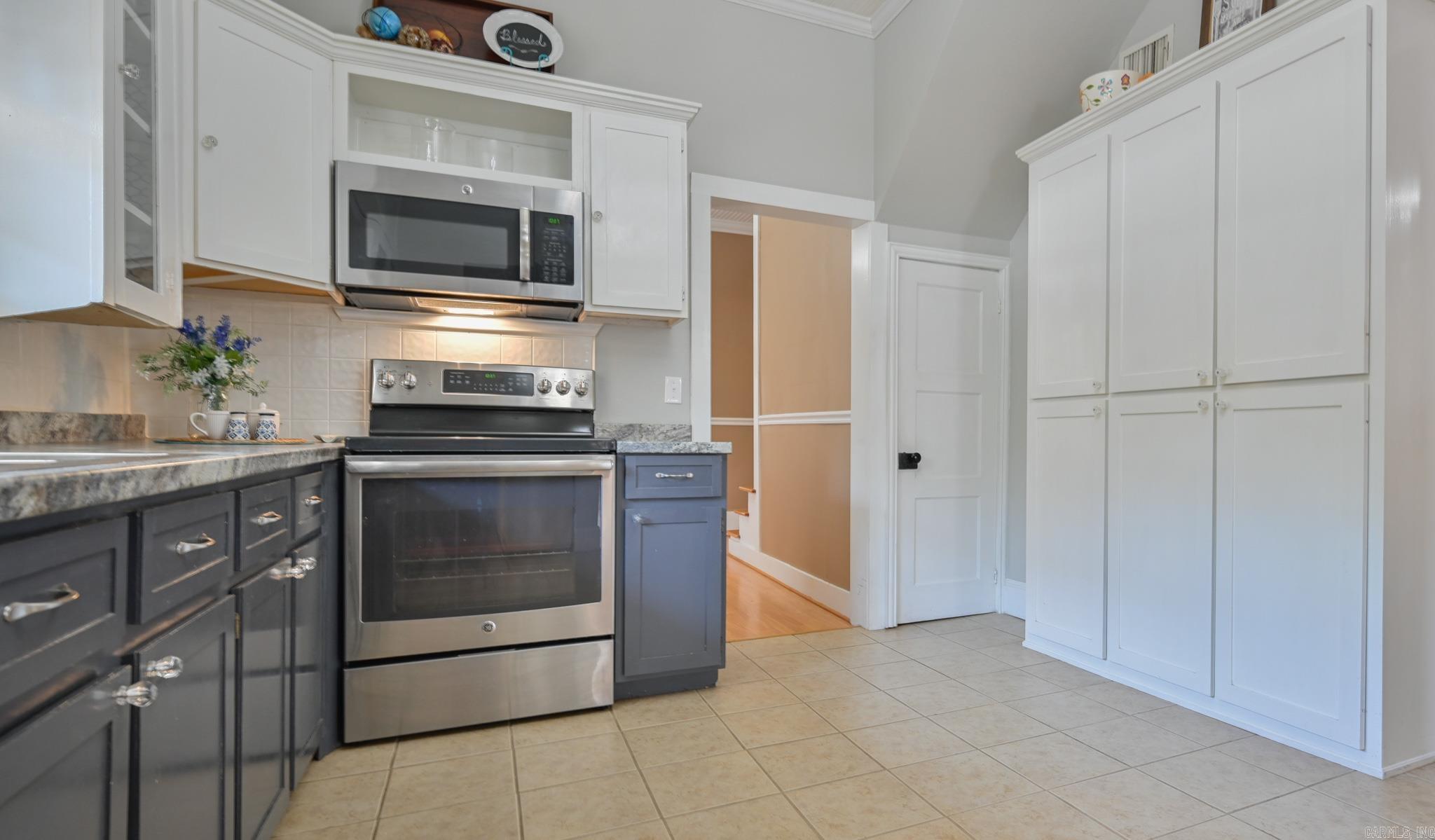 1010 Janssen  Mena, AR