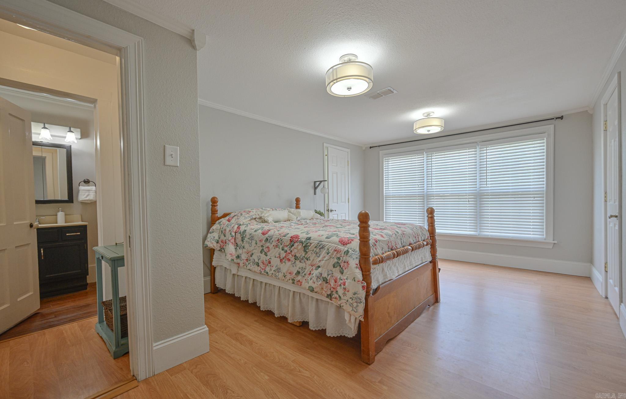 1010 Janssen  Mena, AR