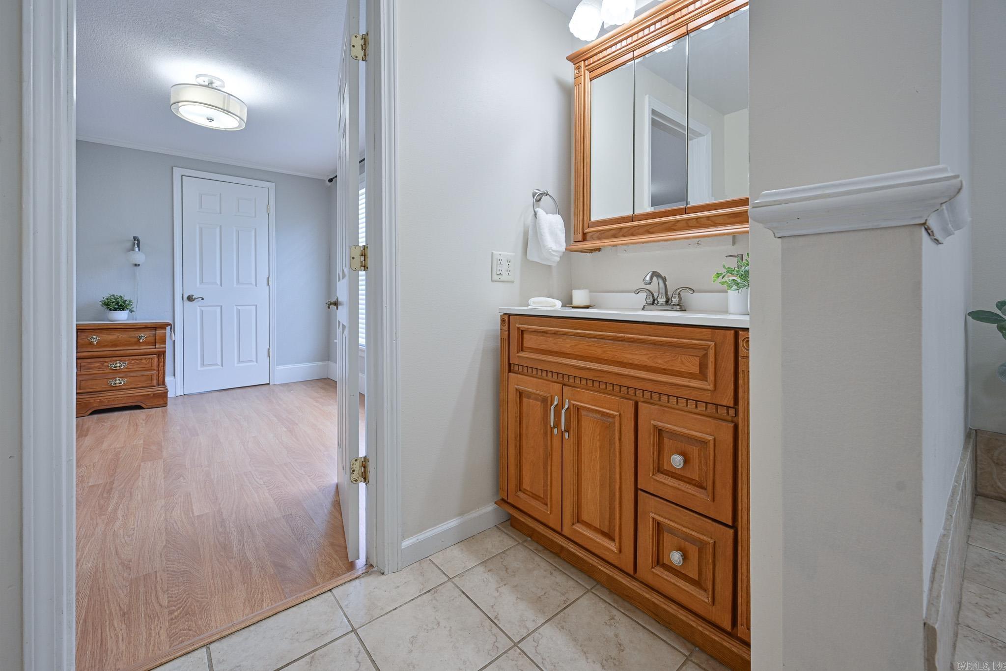 1010 Janssen  Mena, AR