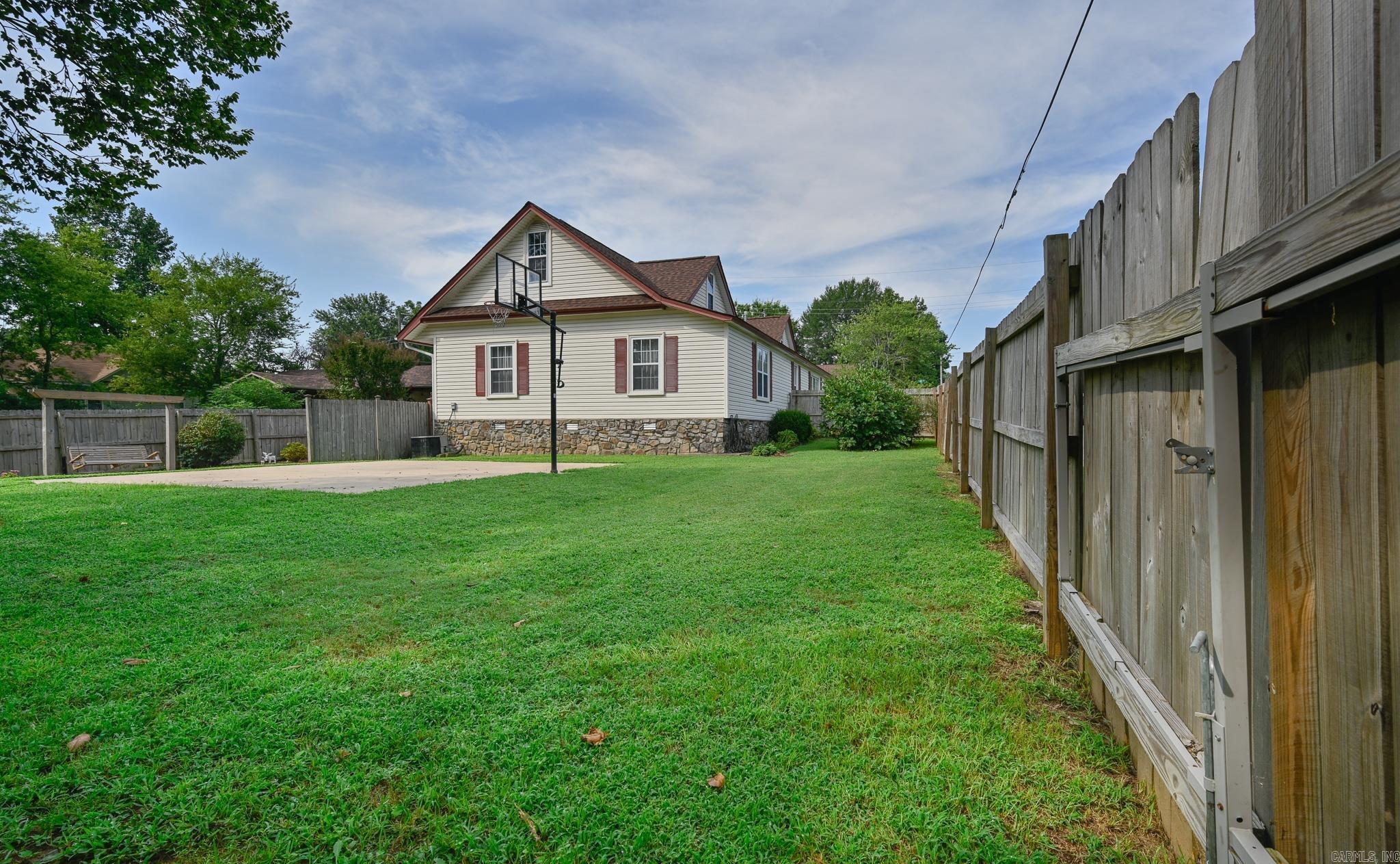 1010 Janssen  Mena, AR