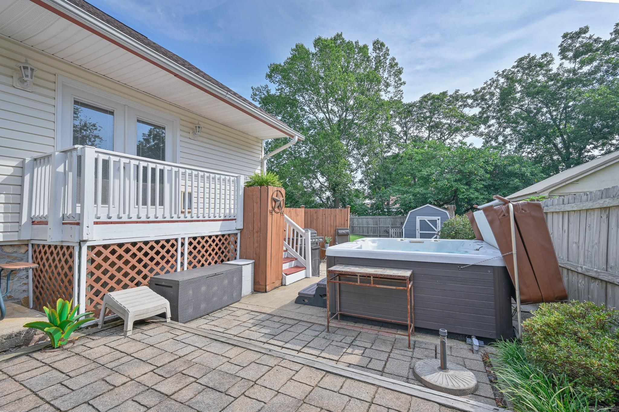 1010 Janssen  Mena, AR