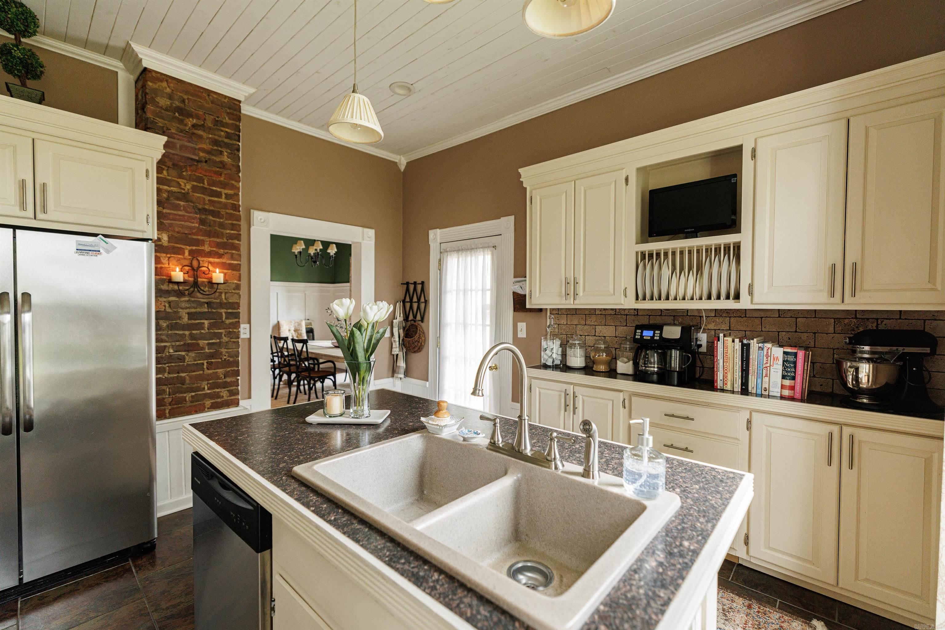 65 Mulberry  Quitman, AR