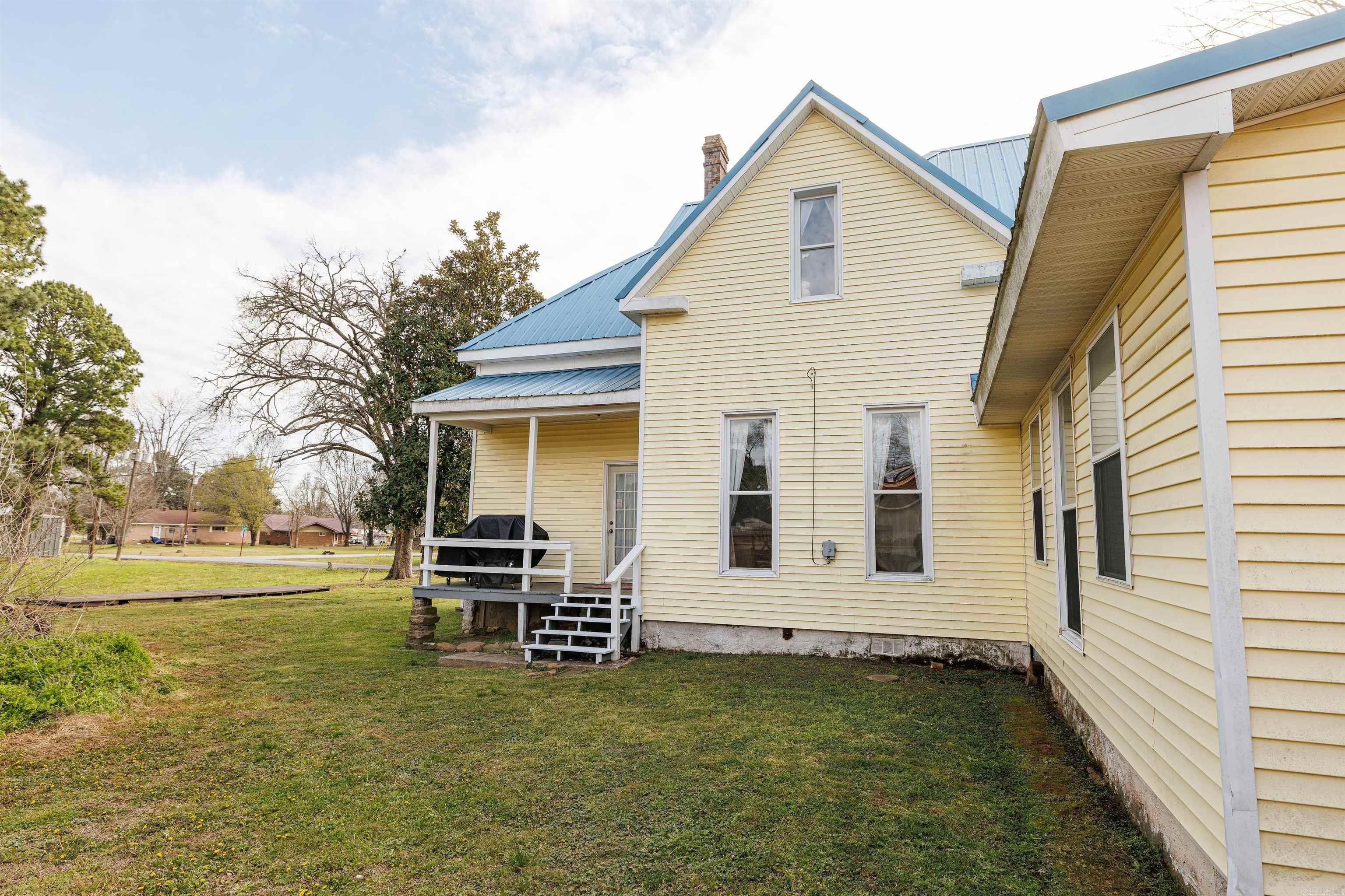 65 Mulberry  Quitman, AR