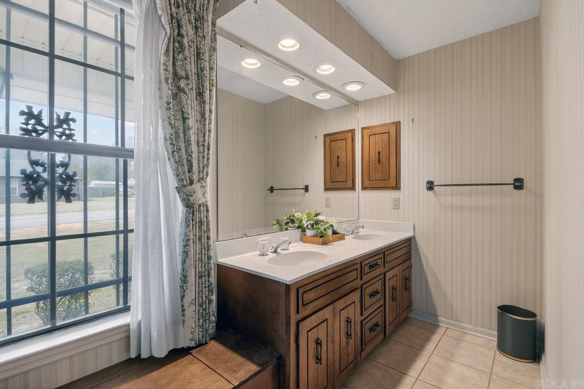 1 Foxboro Cove  Jacksonville, AR