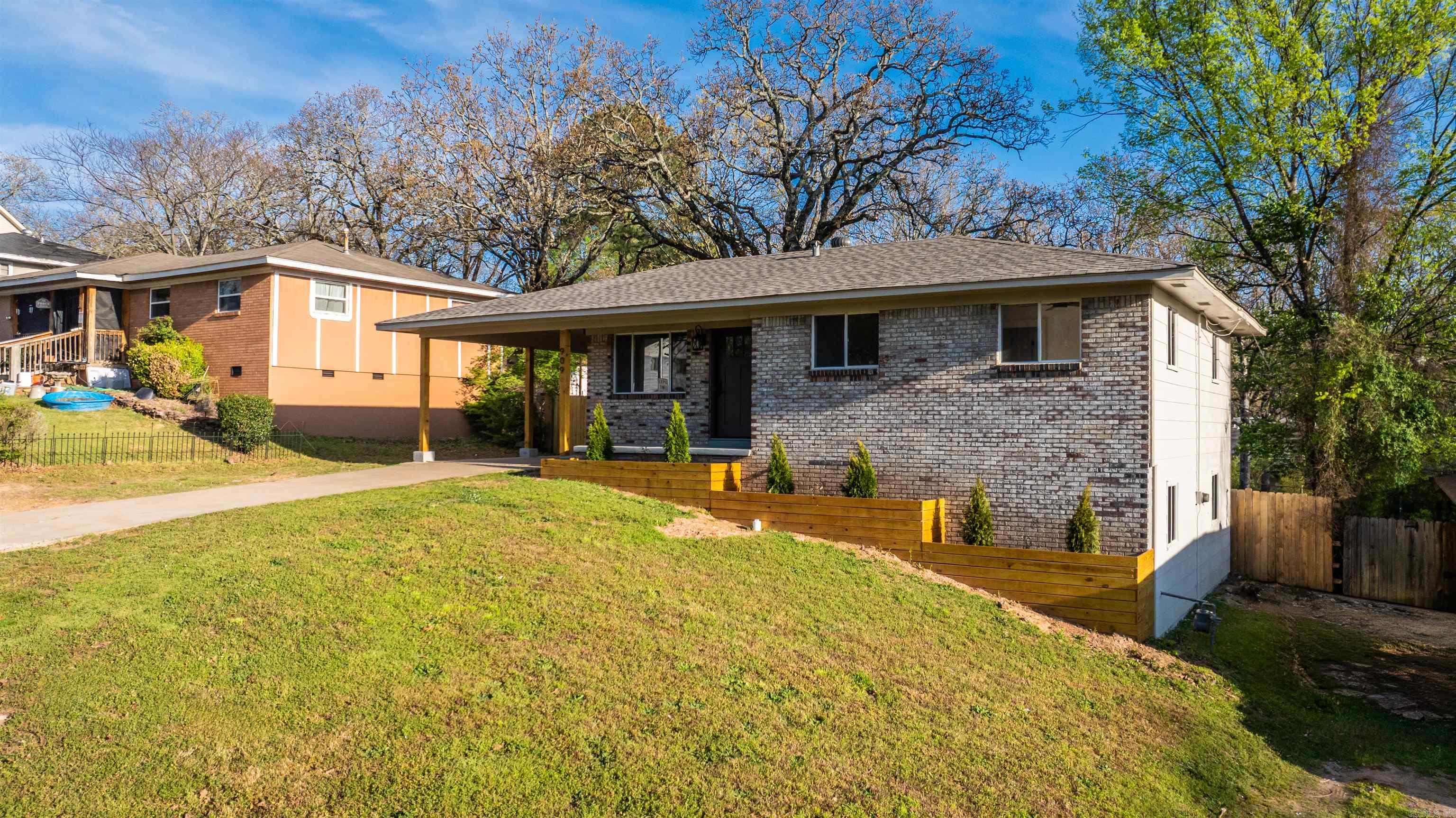 909 W 50th  North Little Rock, AR