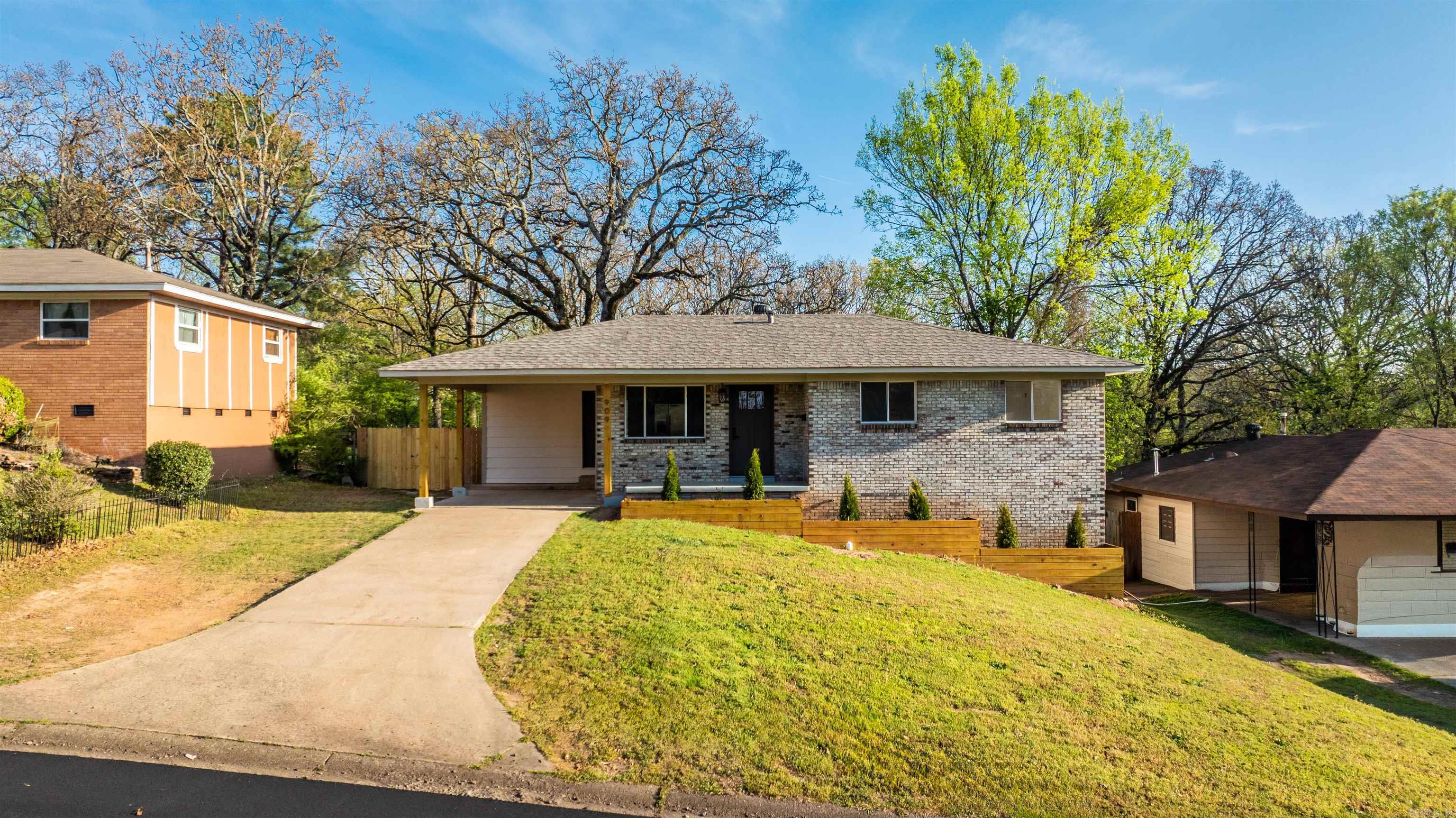 909 W 50th  North Little Rock, AR