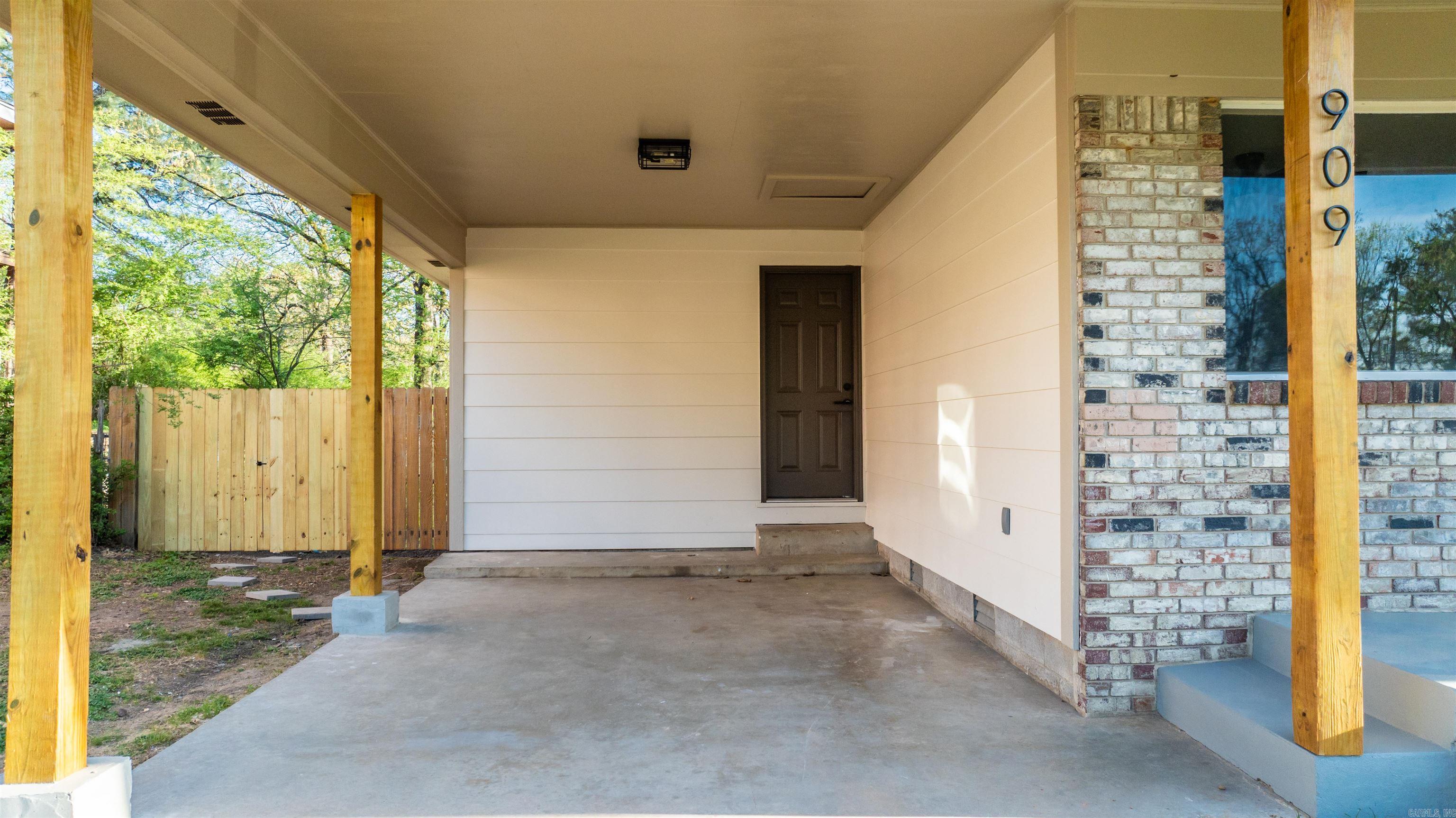 909 W 50th  North Little Rock, AR