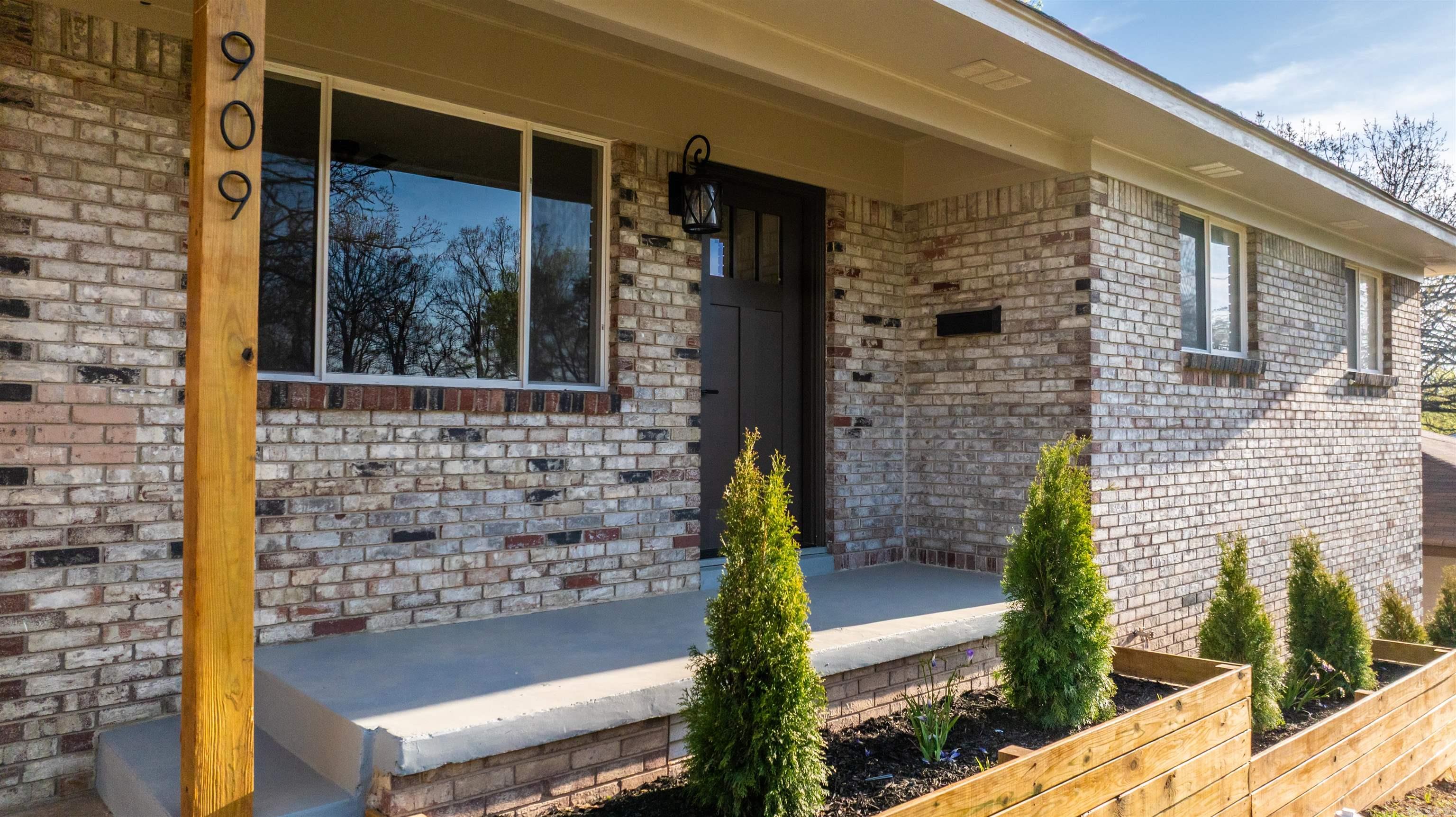 909 W 50th  North Little Rock, AR