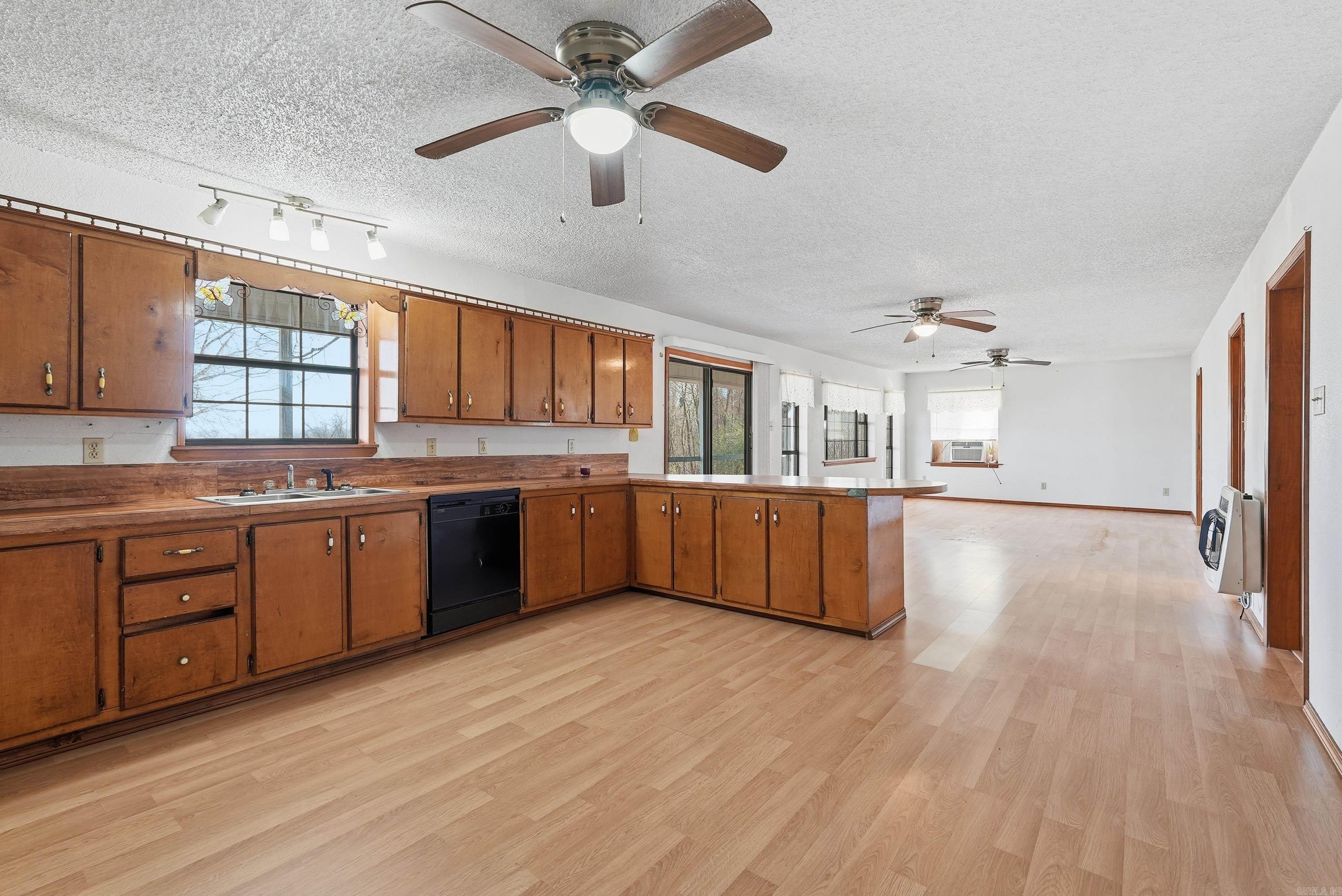 67 Turkey Run  Houston, AR