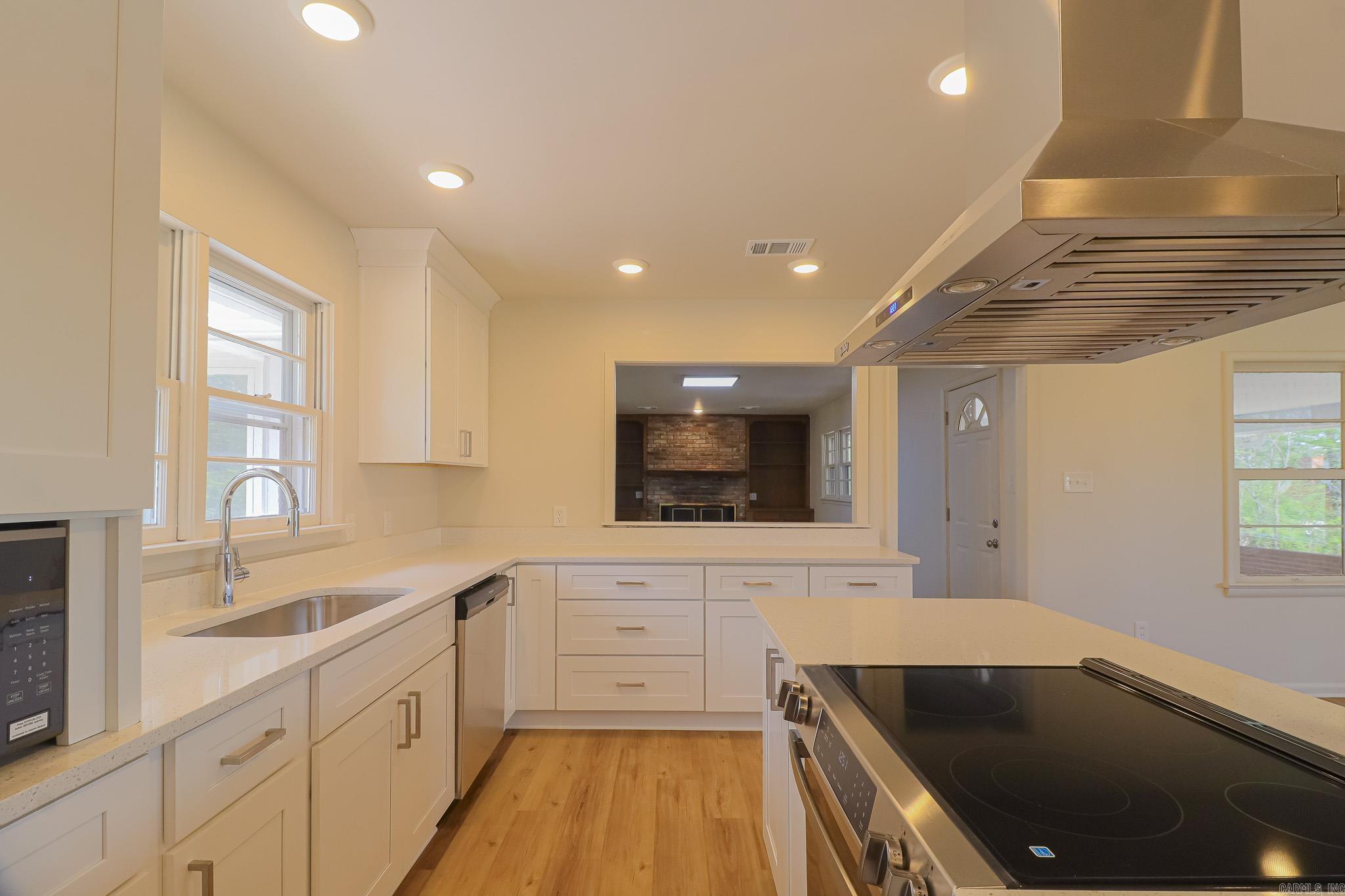 2711 Wood  Jonesboro, AR