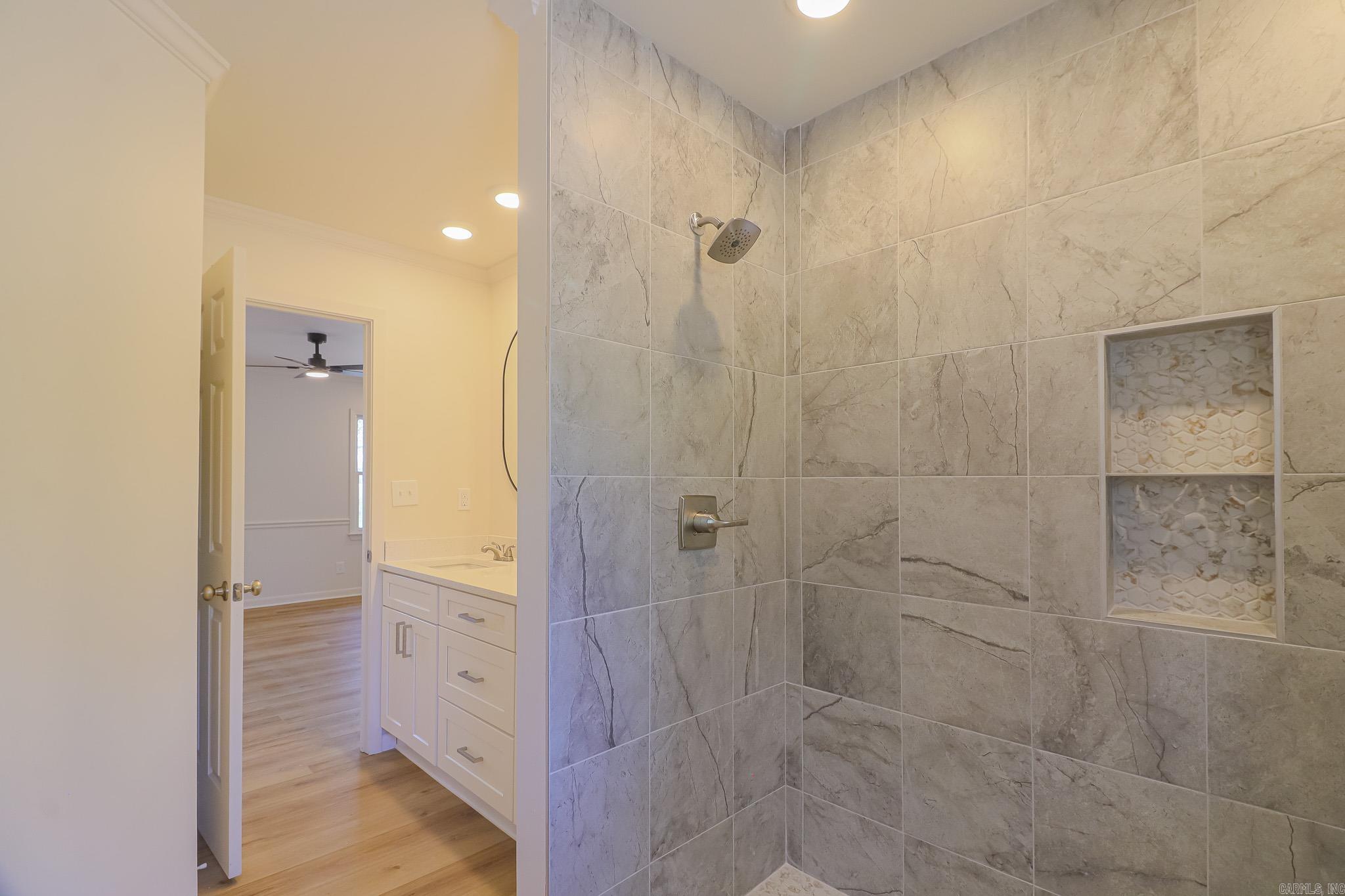 2711 Wood  Jonesboro, AR