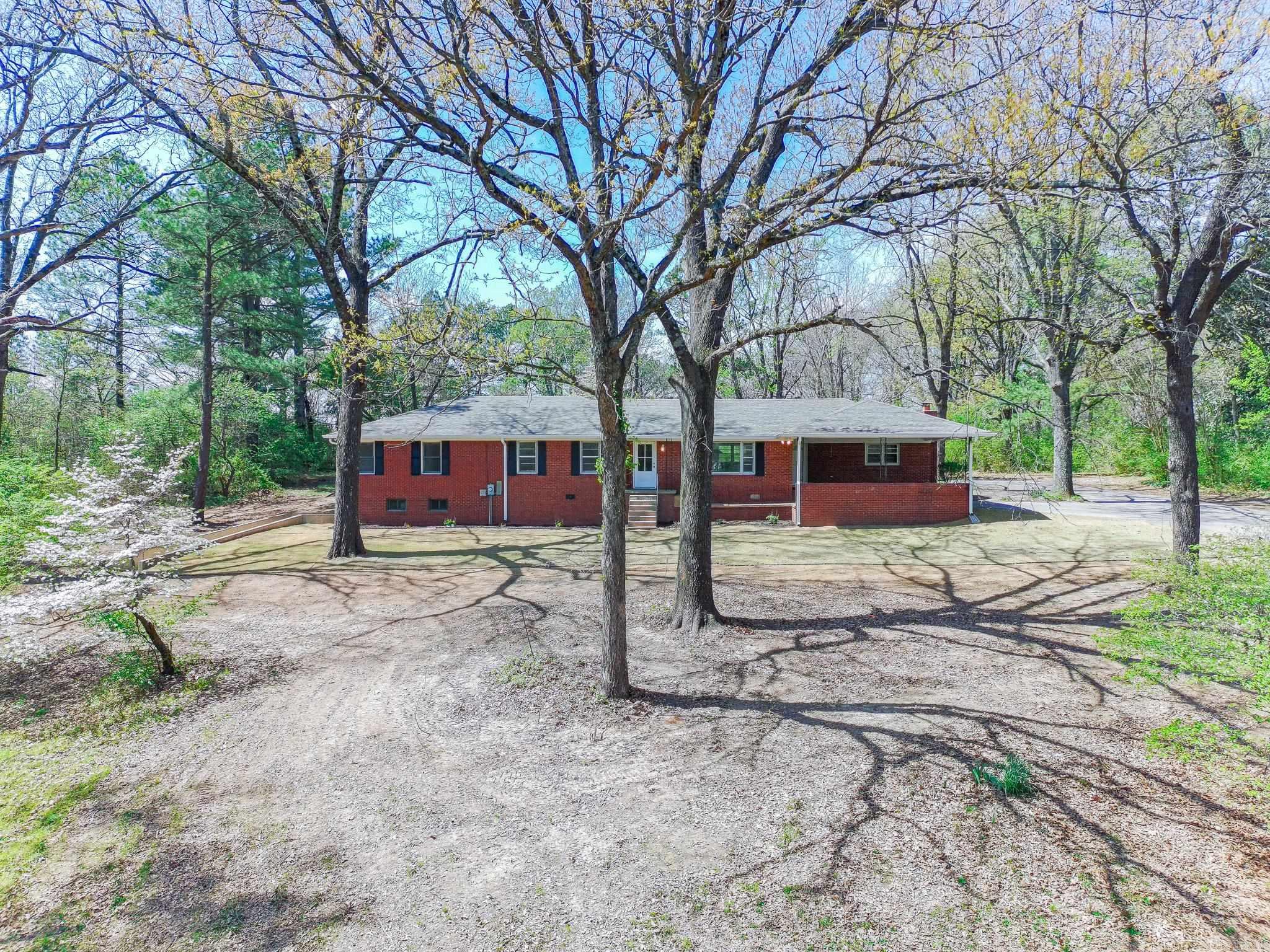 2711 Wood  Jonesboro, AR