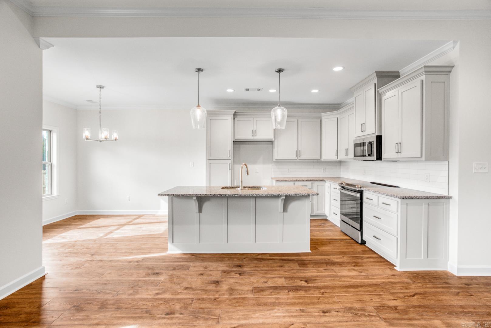 21 Lewis  Greenbrier, AR