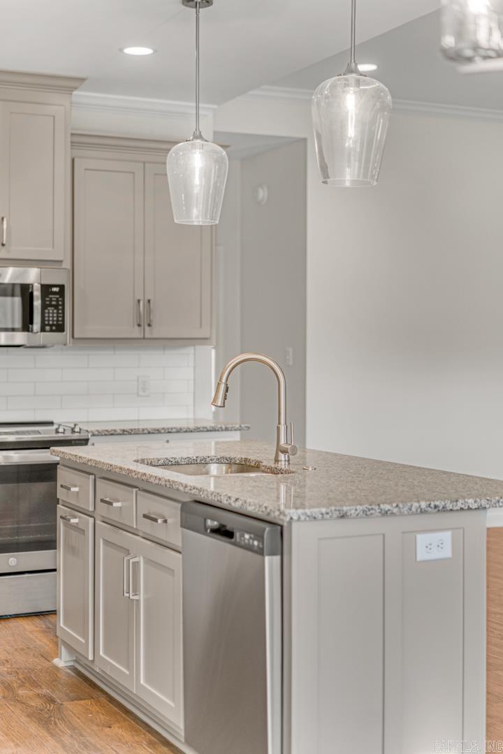 21 Lewis  Greenbrier, AR