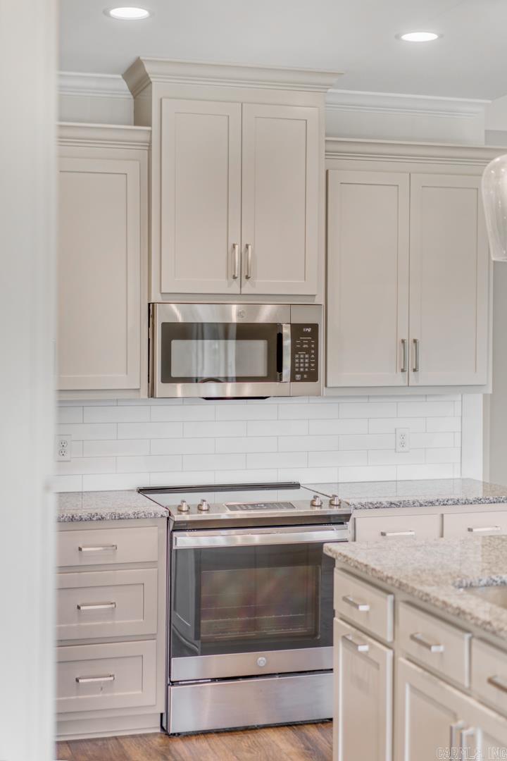 21 Lewis  Greenbrier, AR