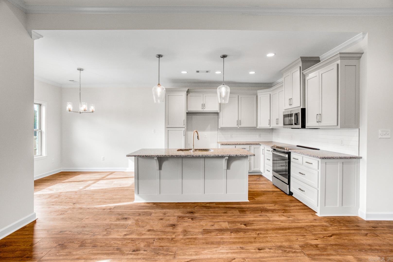 21 Lewis  Greenbrier, AR