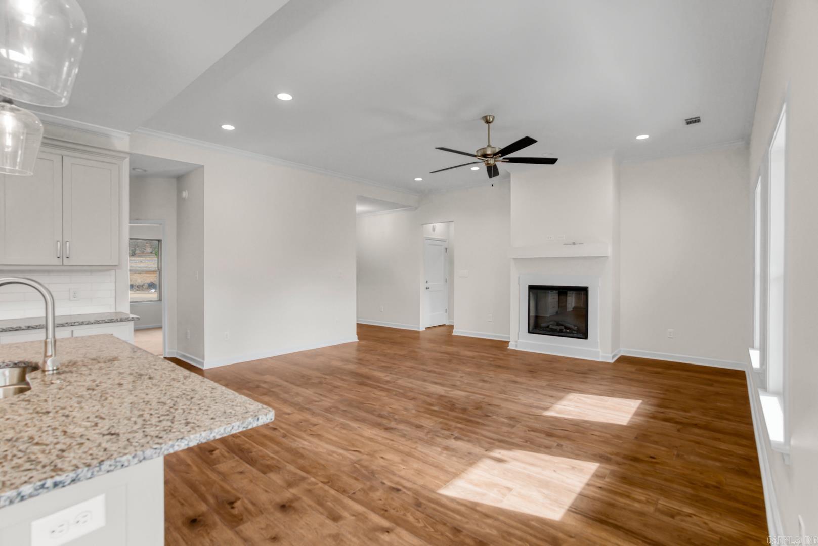 21 Lewis  Greenbrier, AR