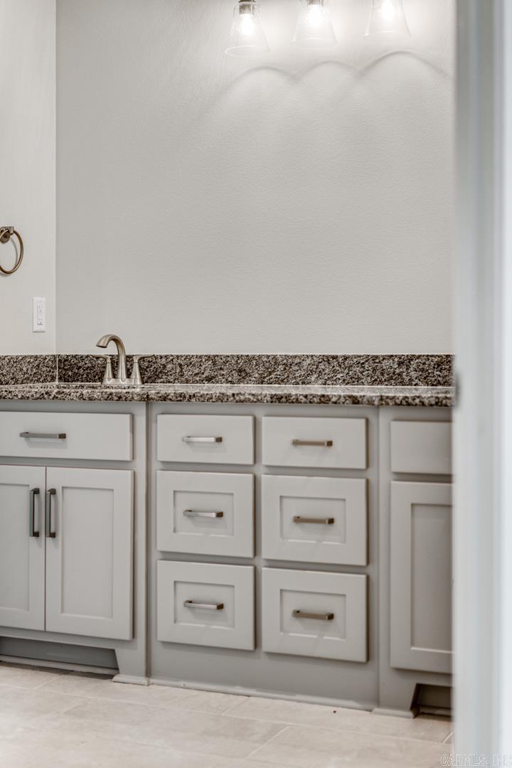 21 Lewis  Greenbrier, AR