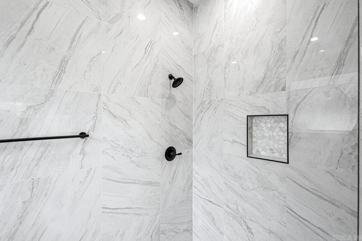 621 Valley Oak Drive  Sherwood, AR