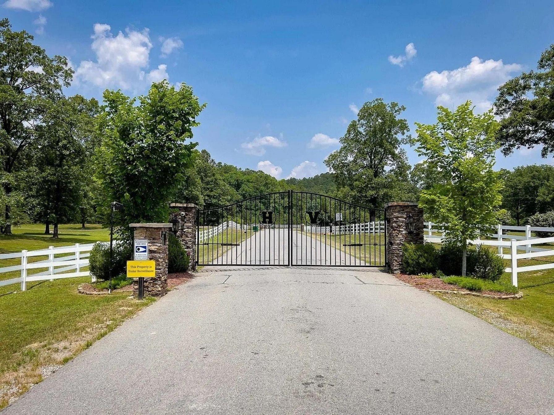 212 Broad Hawk  Paron, AR