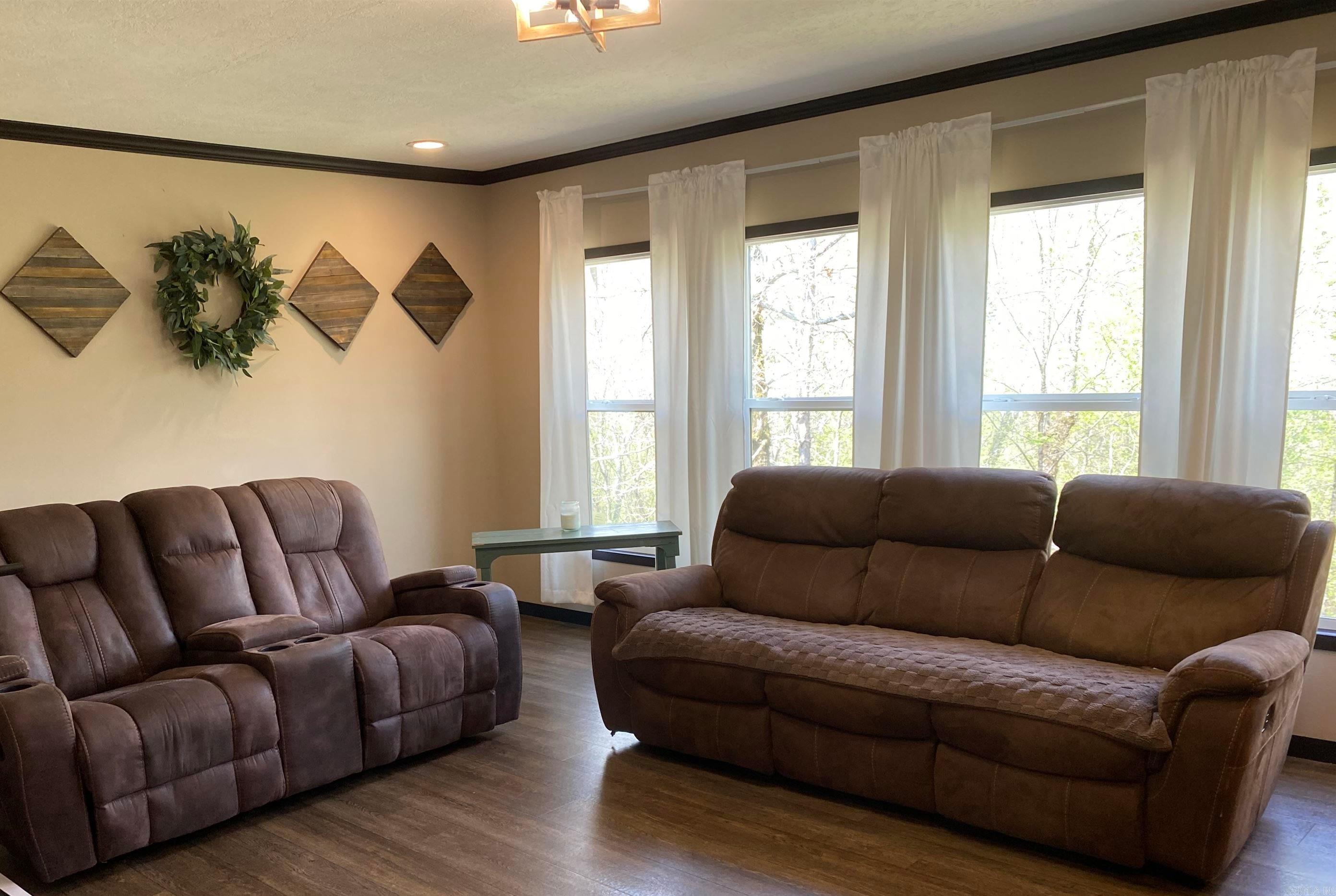 47 Hawkeye  Mount Ida, AR