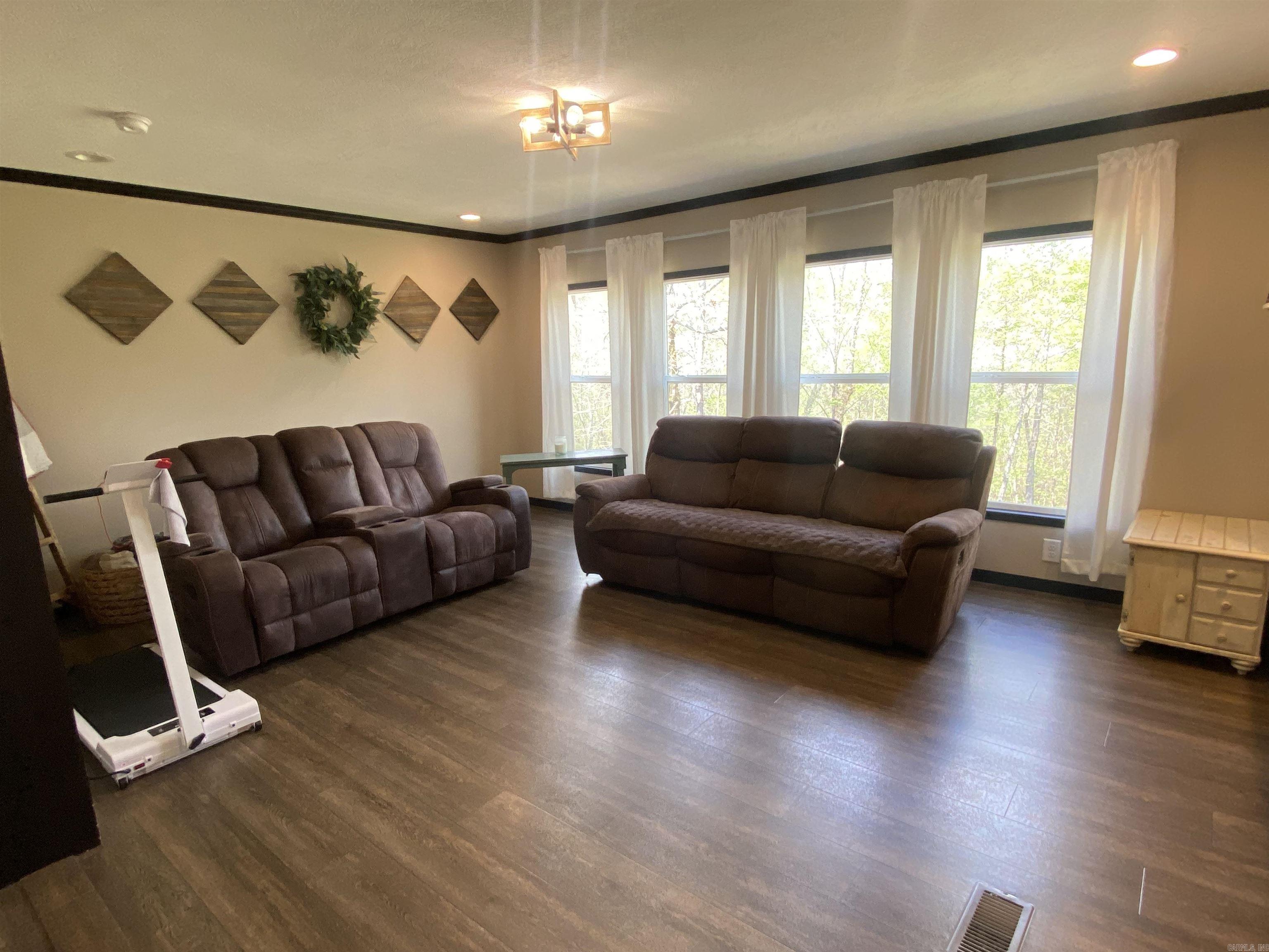 47 Hawkeye  Mount Ida, AR