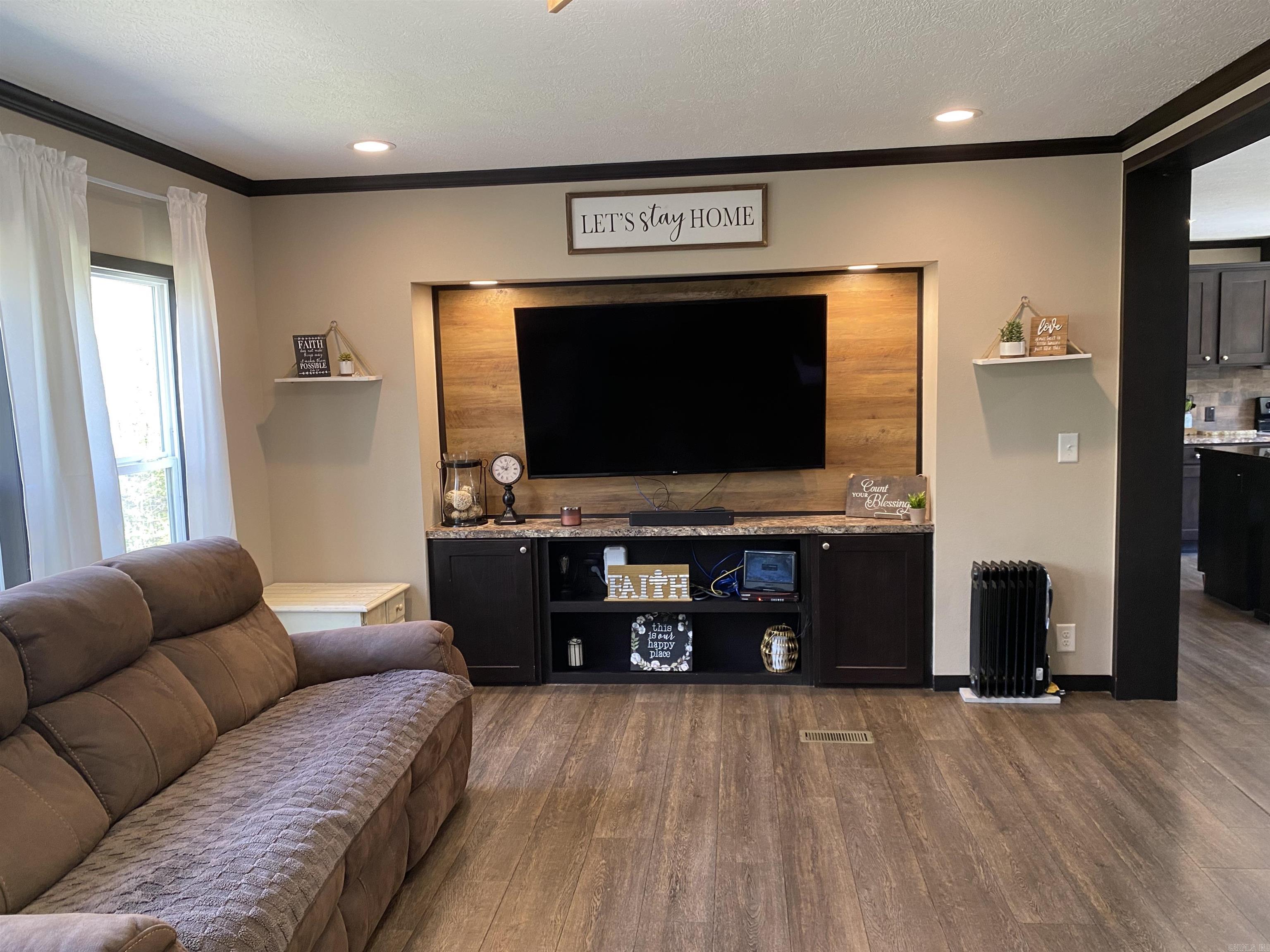 47 Hawkeye  Mount Ida, AR