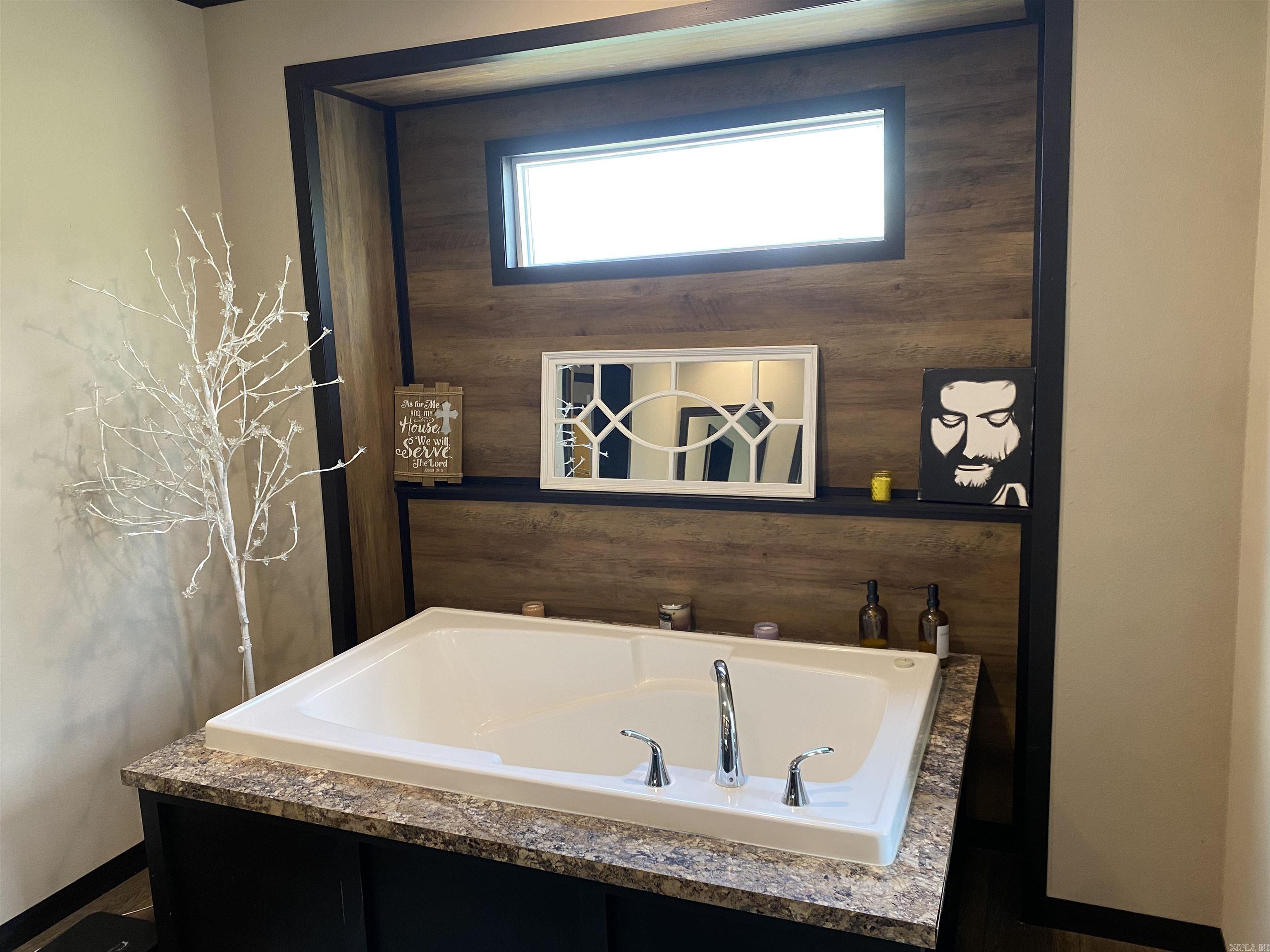 47 Hawkeye  Mount Ida, AR