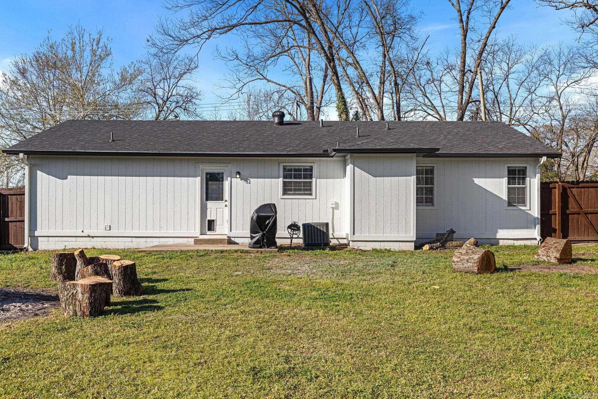 410 W Locust St  Cabot, AR