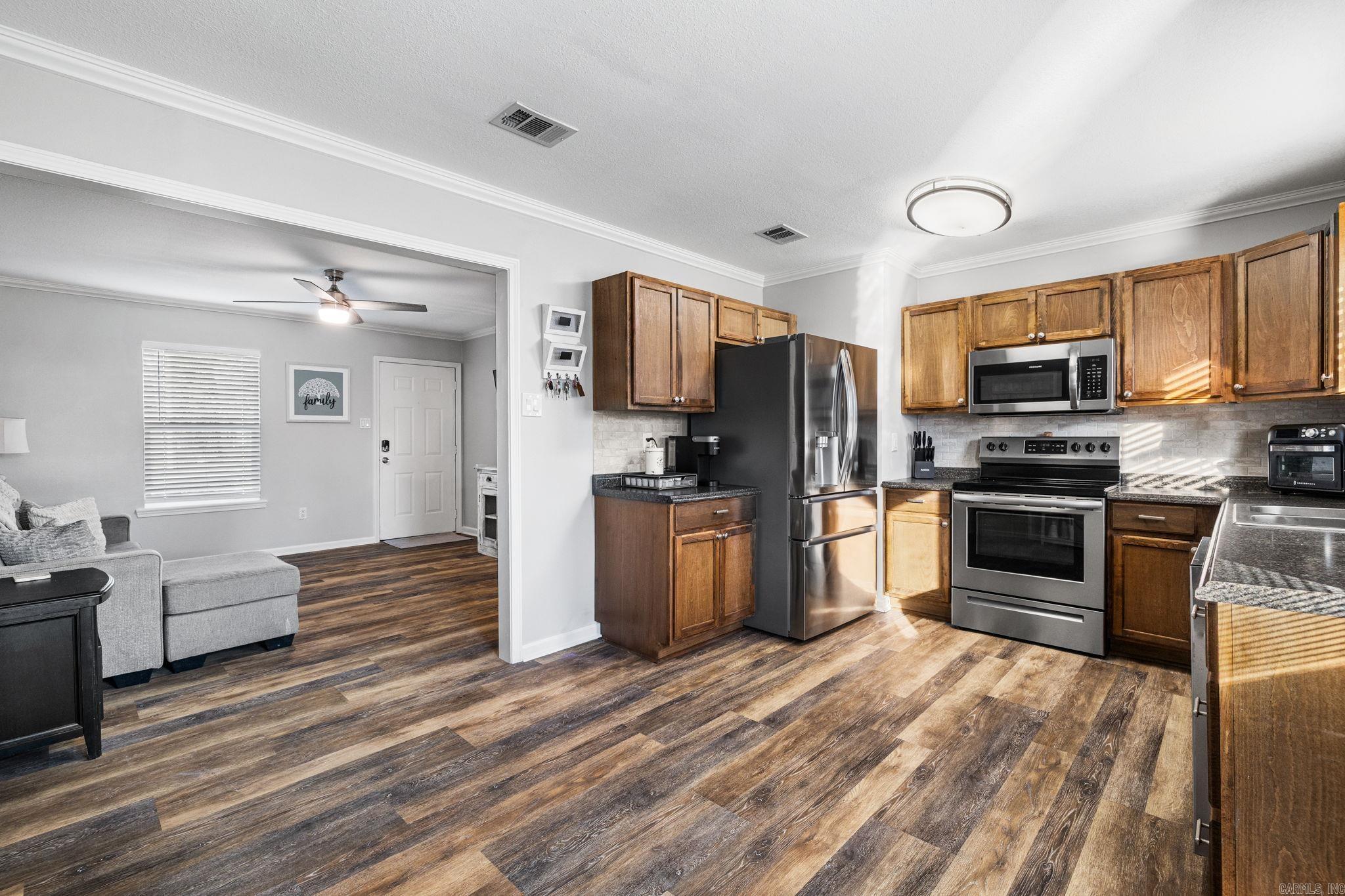 410 W Locust St  Cabot, AR