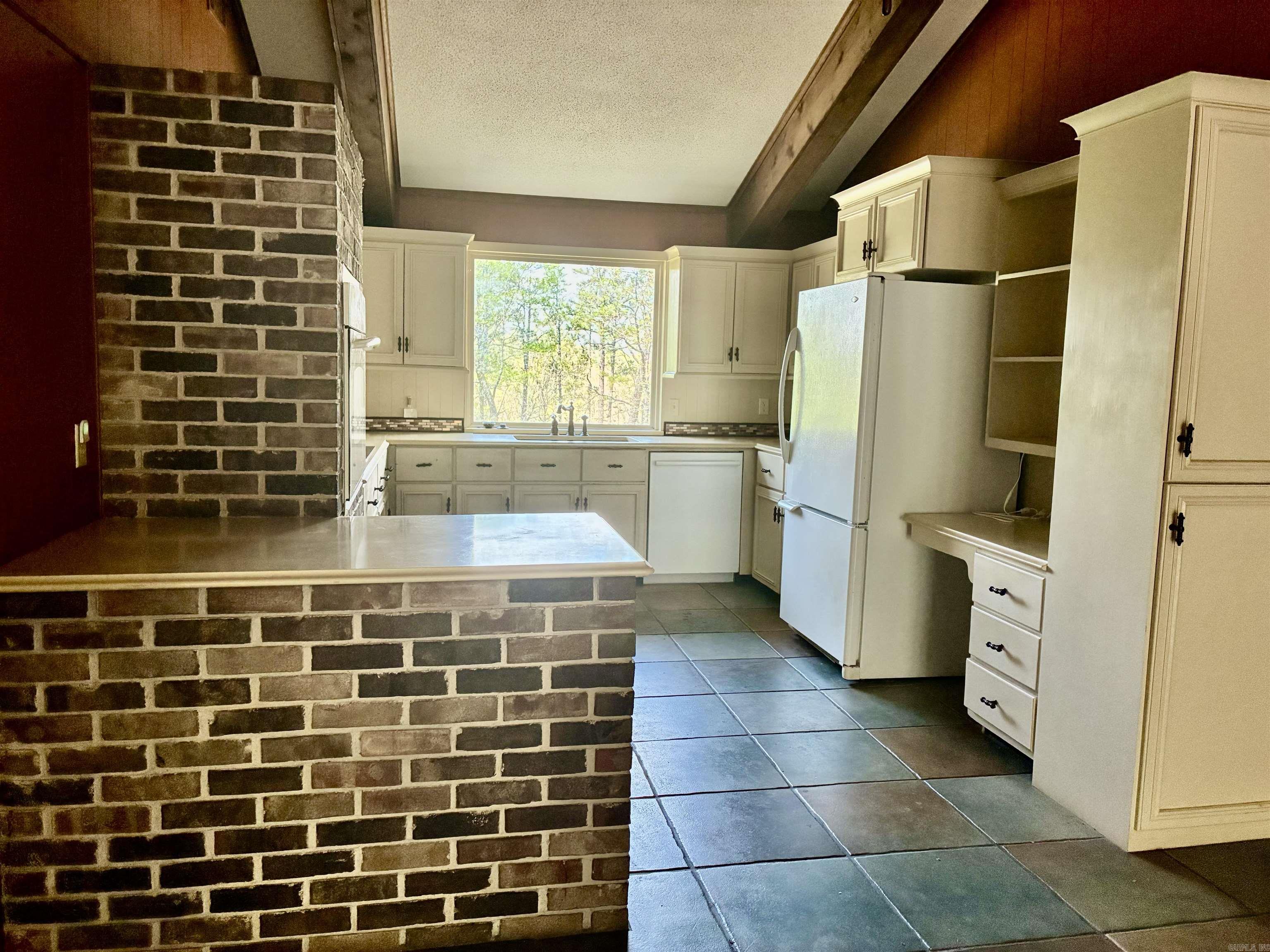 10111 Garrison  Little Rock, AR