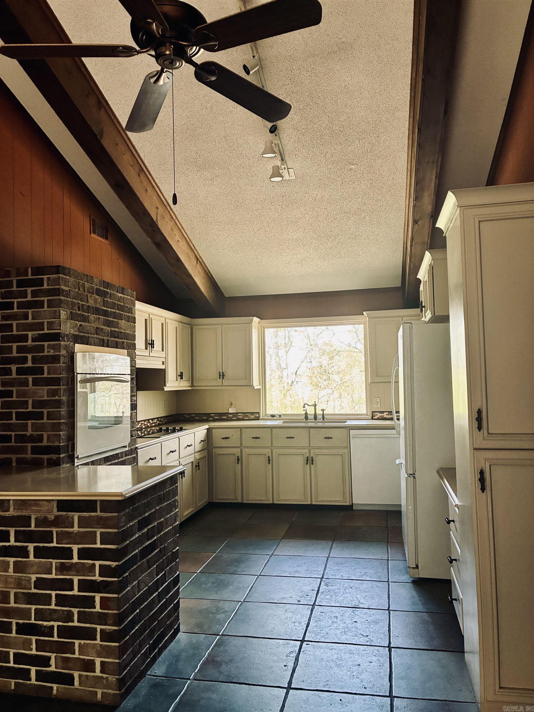 10111 Garrison  Little Rock, AR