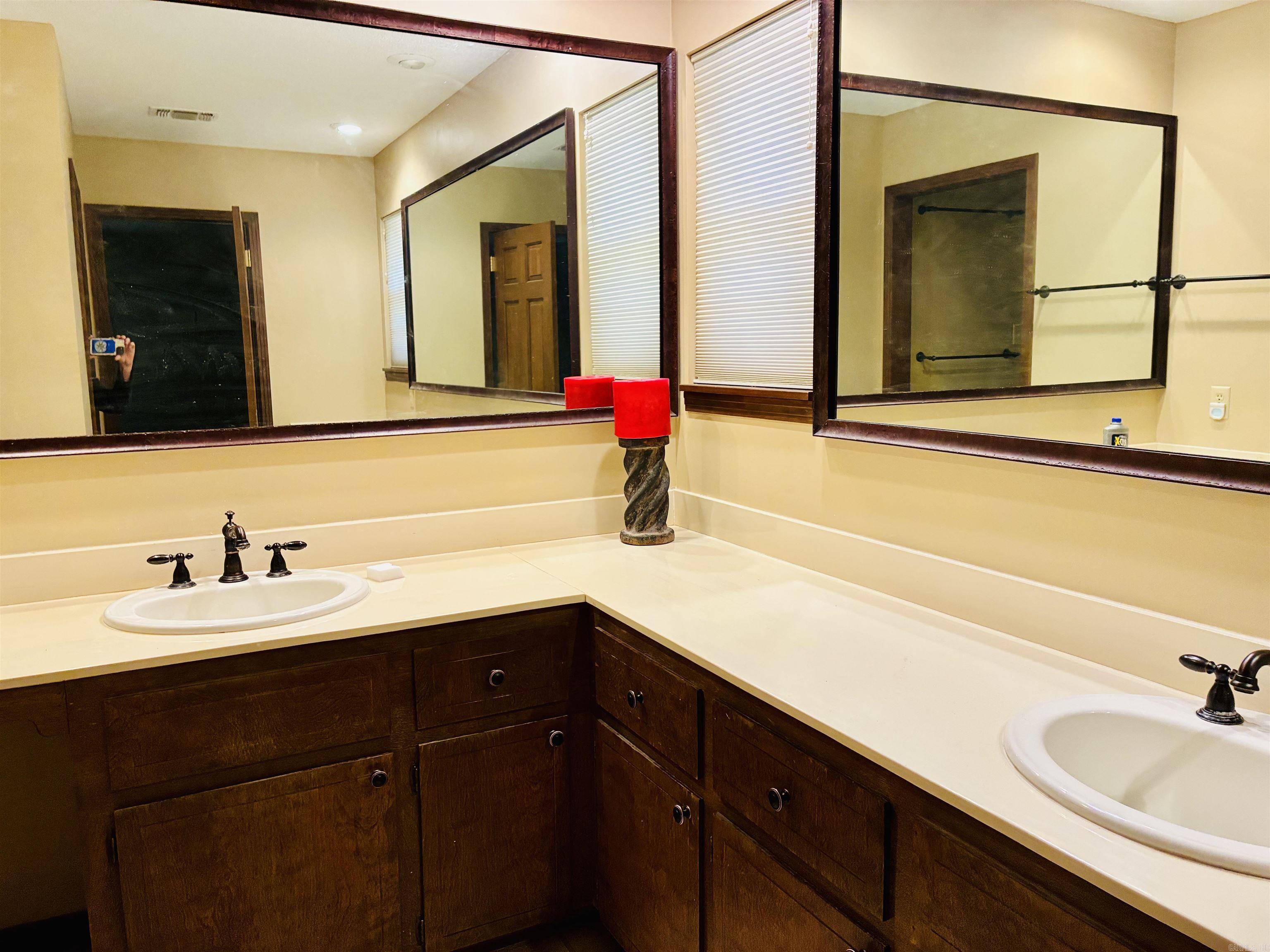 10111 Garrison  Little Rock, AR