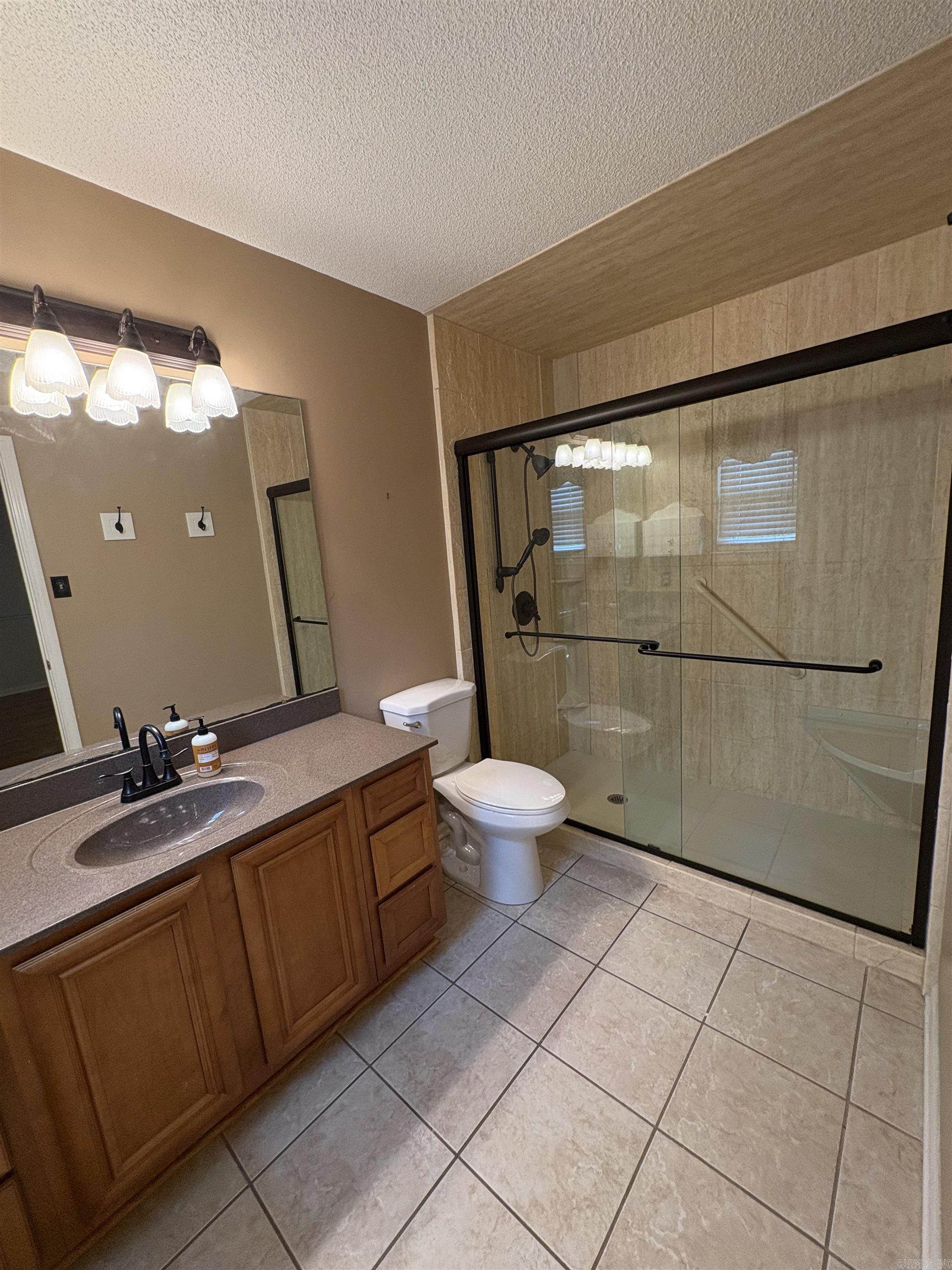 16 Forest Brook Ct  Little Rock, AR