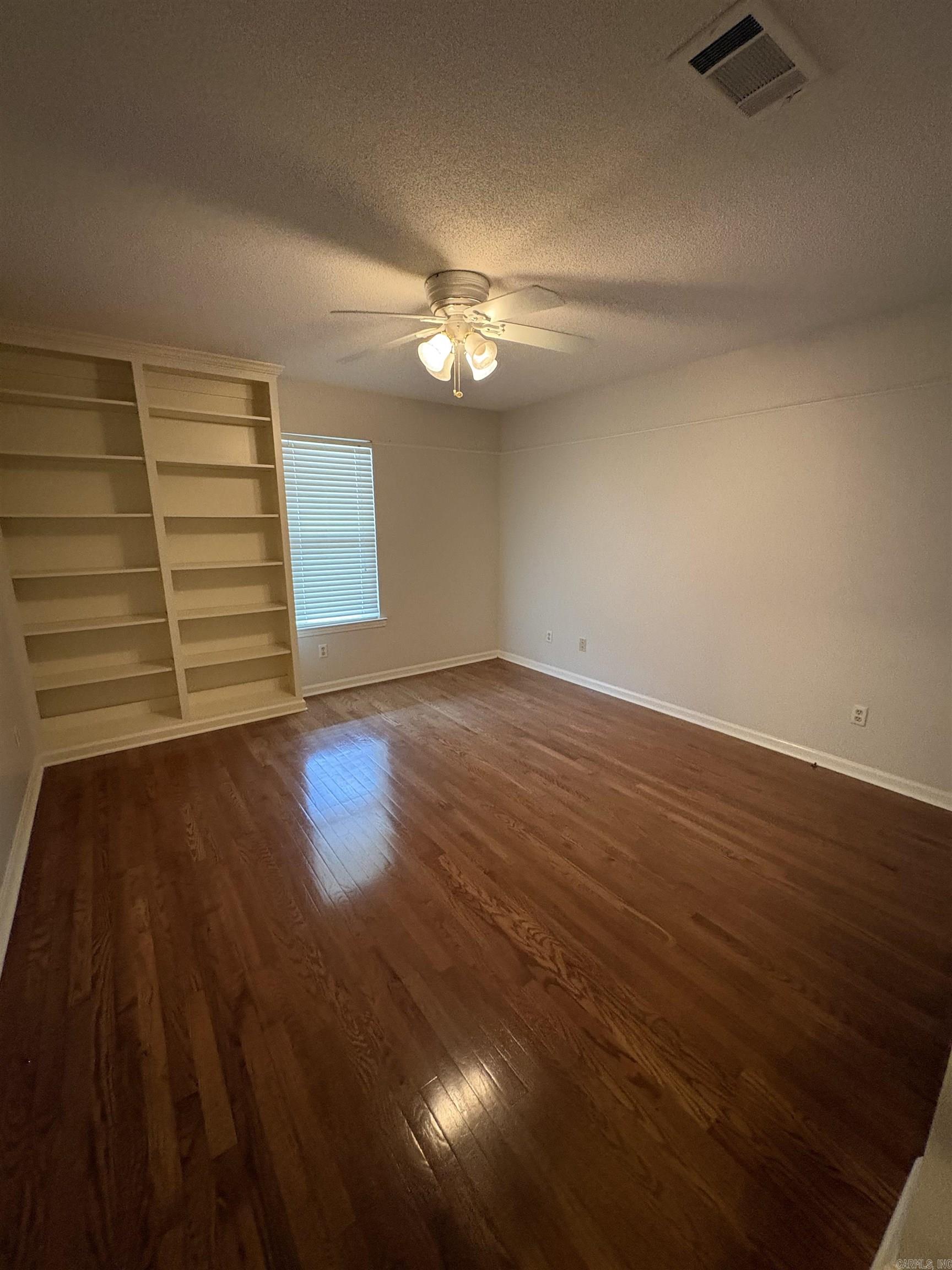 16 Forest Brook Ct  Little Rock, AR