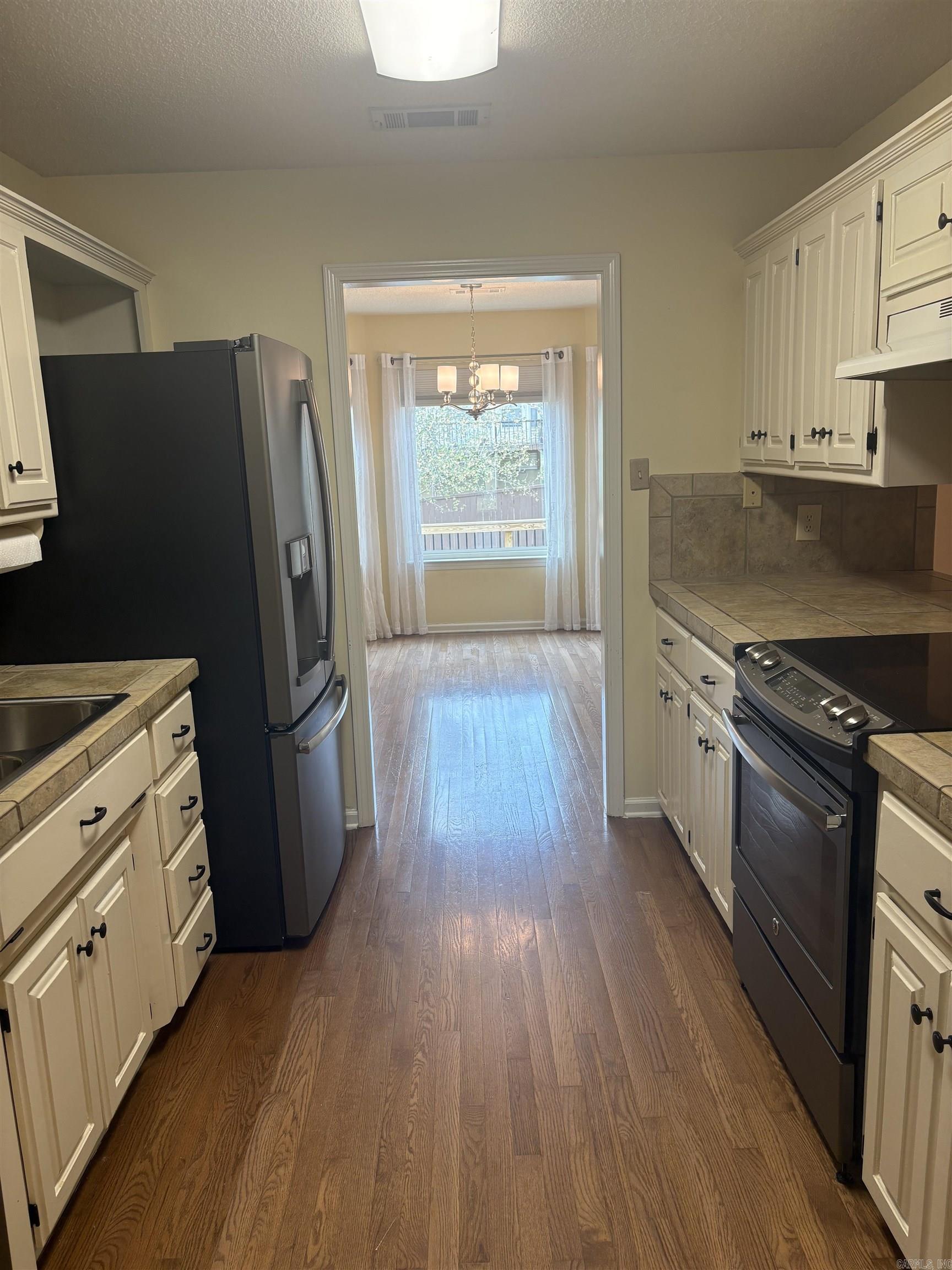 16 Forest Brook Ct  Little Rock, AR