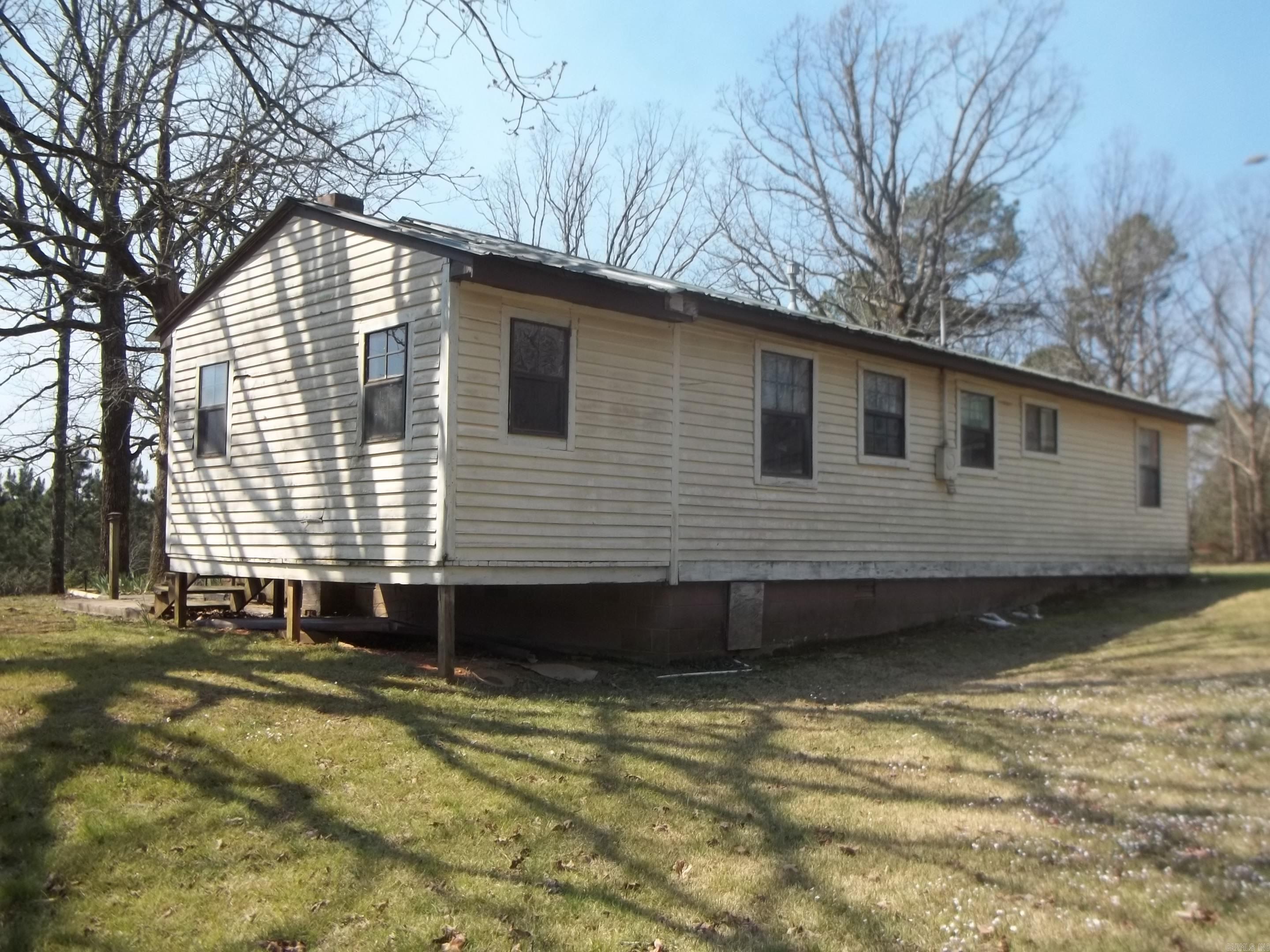 1013 Polk Road 23 Cove, AR 71937