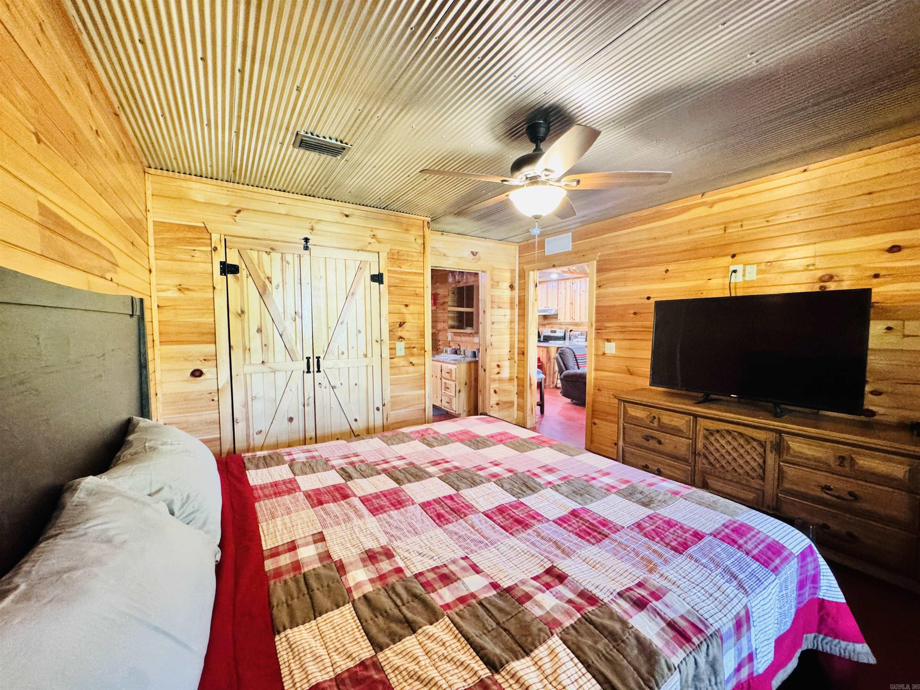 950 Cool Water Retreat Road Mountain View, AR 72560