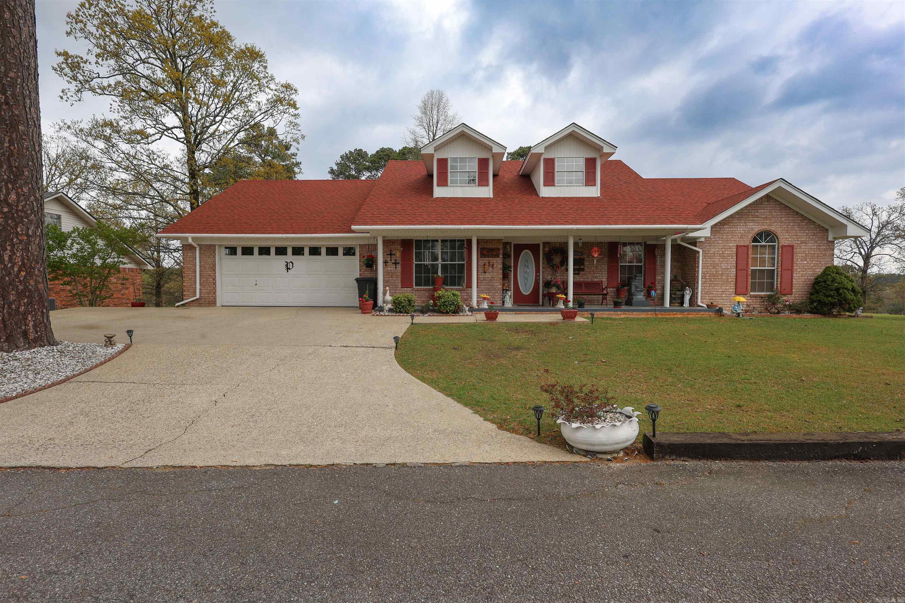 228 Perry Street Glenwood, AR 71943